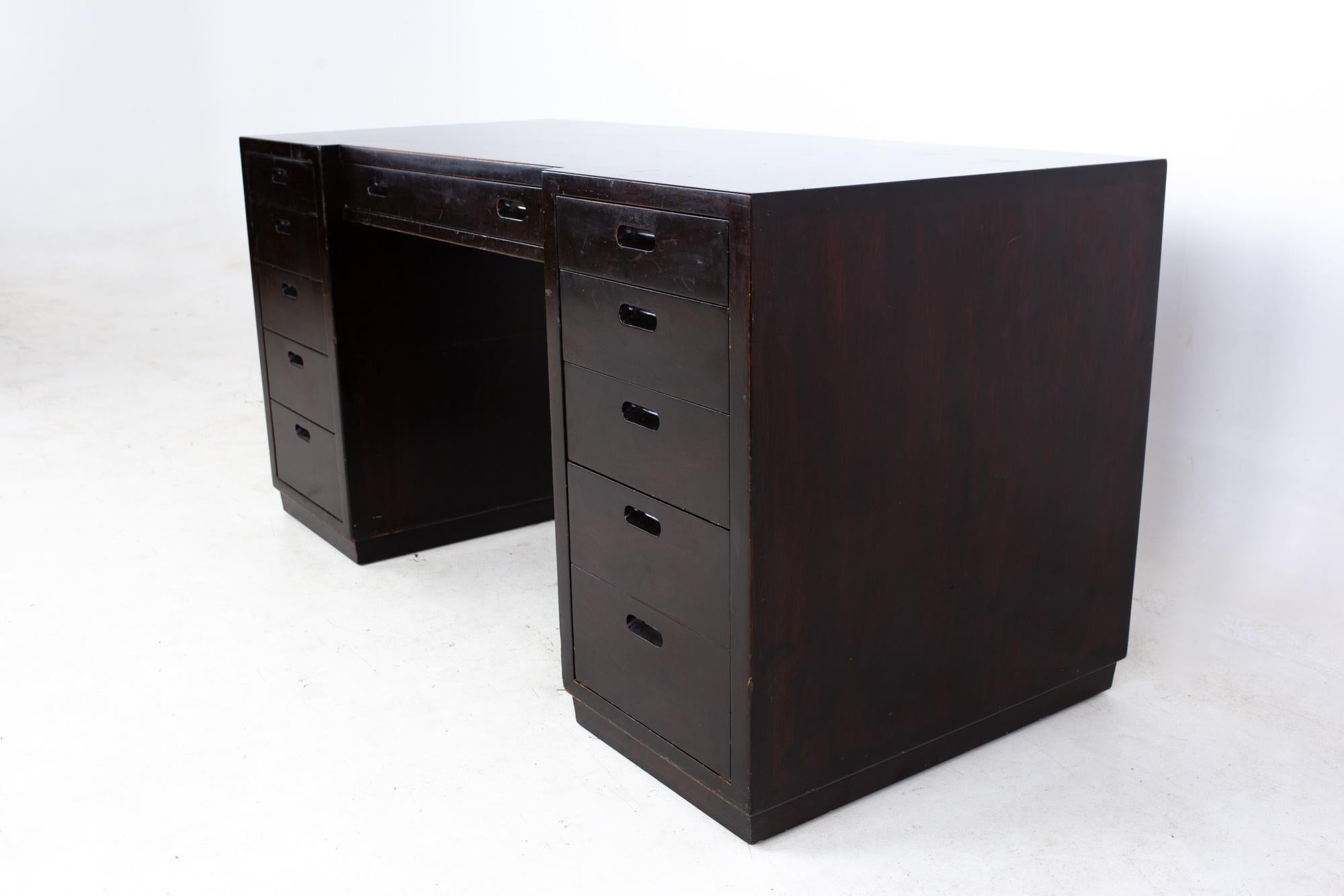 Edward Wormley for Dunbar Mid Century Executive Desk In Good Condition In Countryside, IL