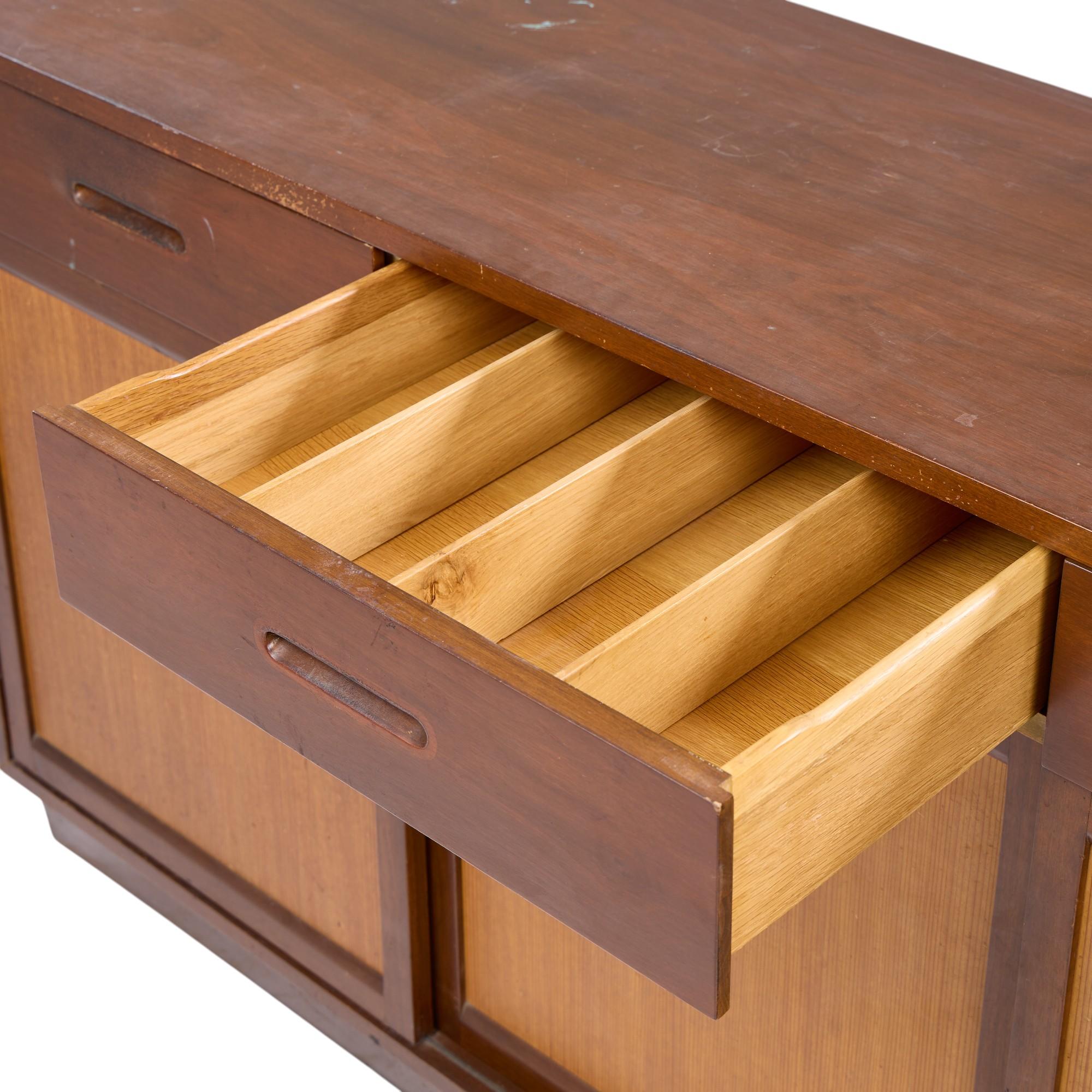 Credenza de caoba de mediados de siglo Edward Wormley para Dunbar en venta 4
