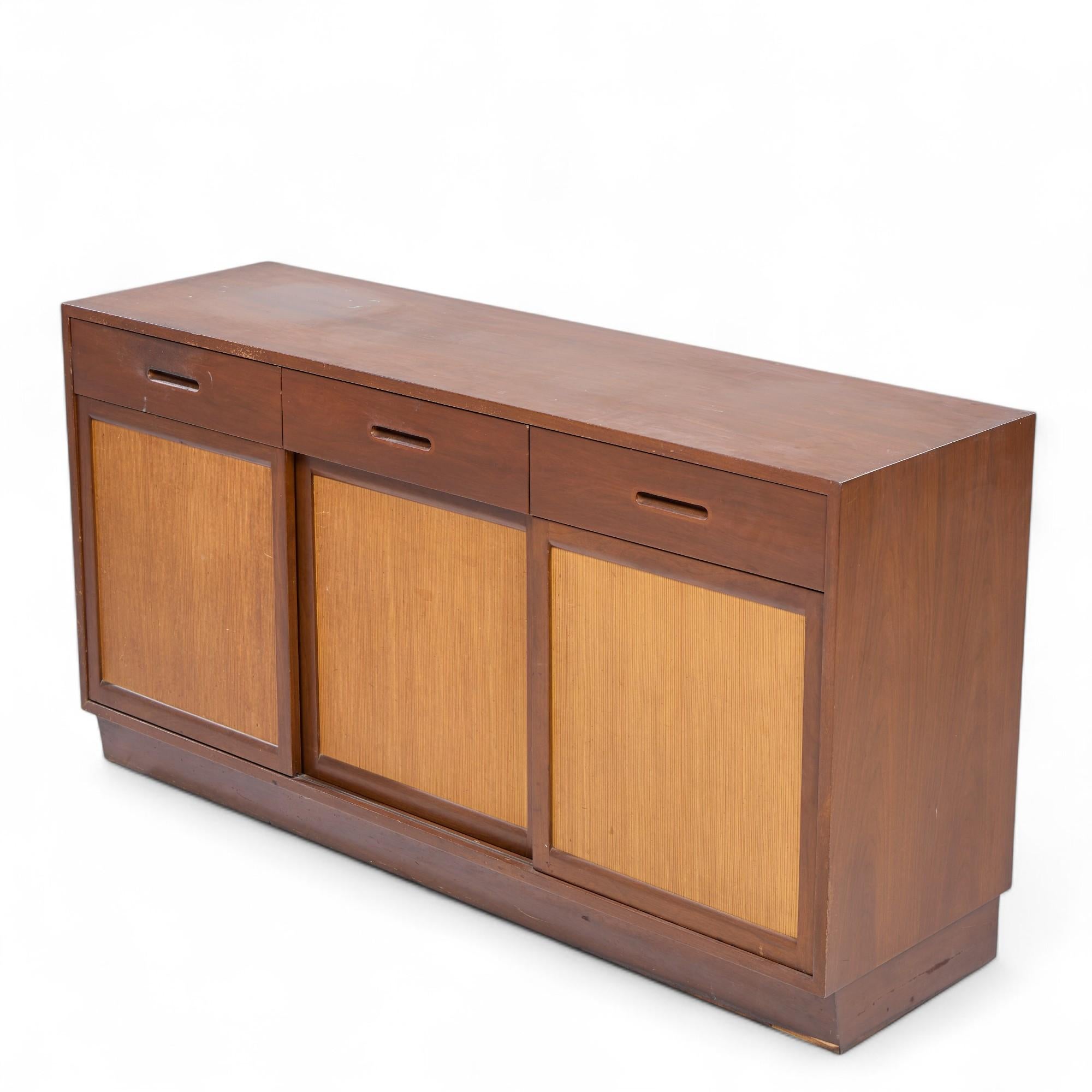 Credenza de caoba de mediados de siglo Edward Wormley para Dunbar en venta 5