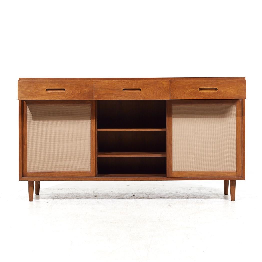 Edward Wormley for Dunbar Mid Century Mahogany Credenza In Good Condition For Sale In Countryside, IL