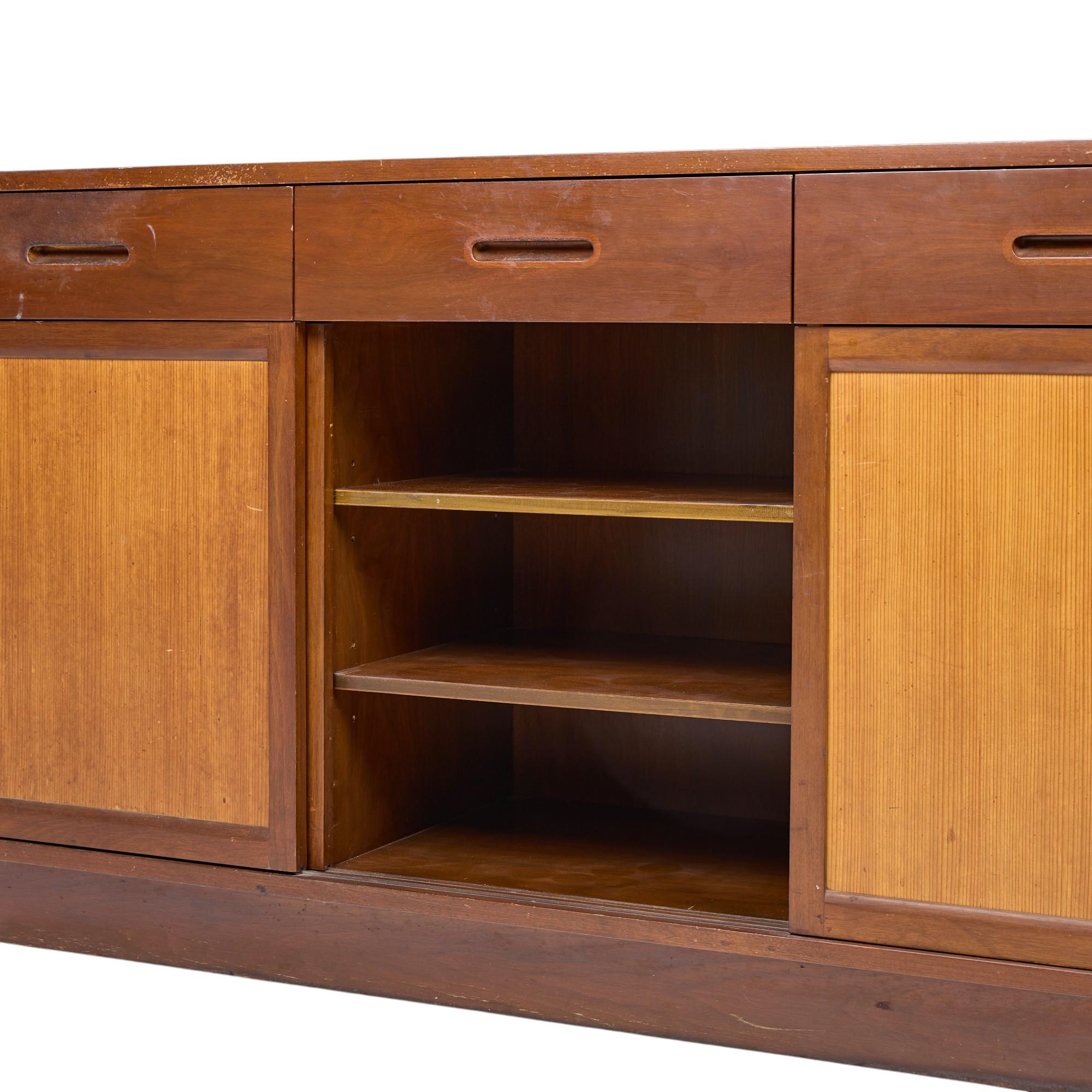 Credenza de caoba de mediados de siglo Edward Wormley para Dunbar en venta 2
