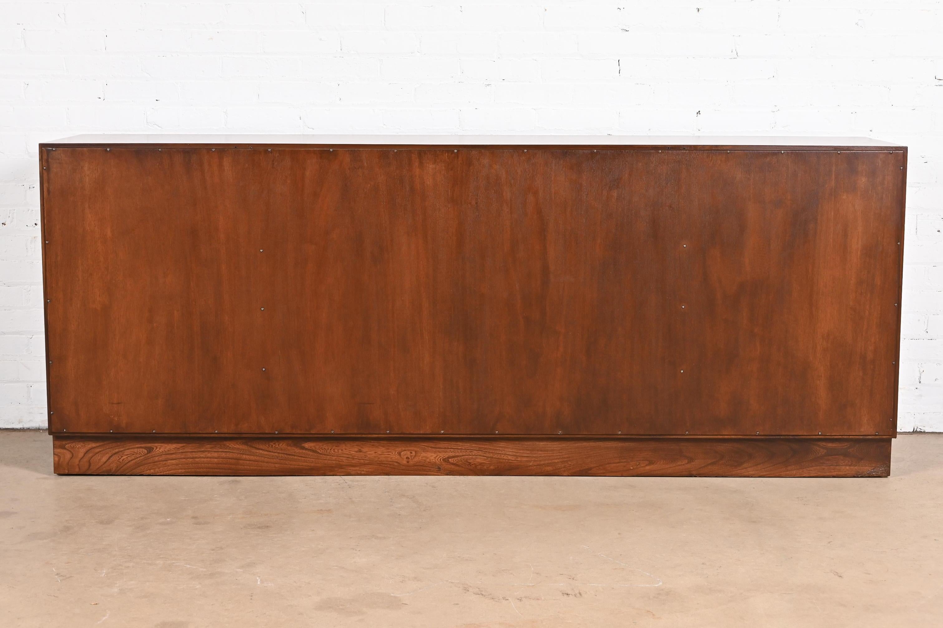 Edward Wormley per Dunbar Credenza in mogano moderna di metà secolo in vendita 4