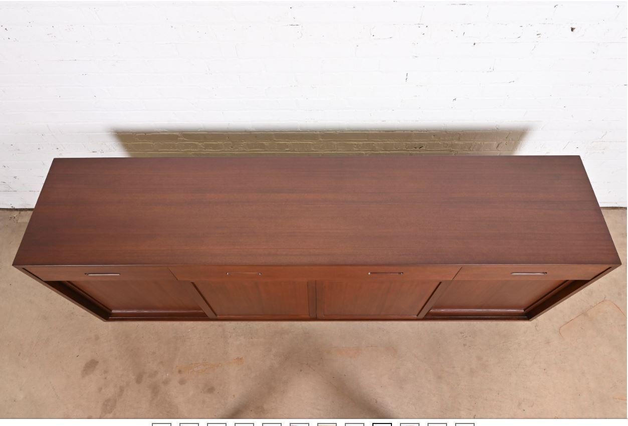 Edward Wormley per Dunbar Credenza in mogano moderna di metà secolo in vendita 2