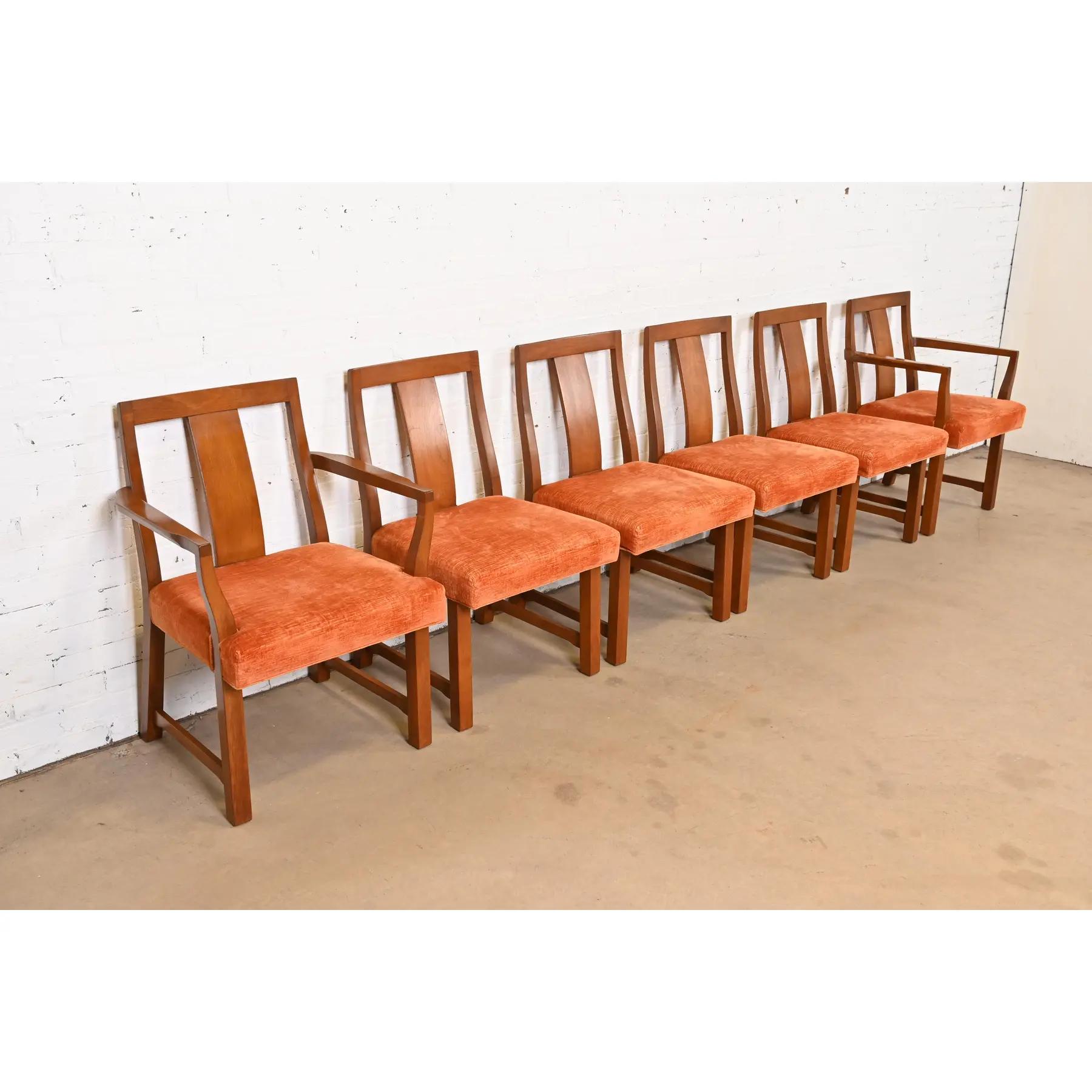 Edward Wormley pour Dunbar Chaises de salle à manger en noyer sculpté Modernes du milieu du siècle dernier Bon état - En vente à South Bend, IN