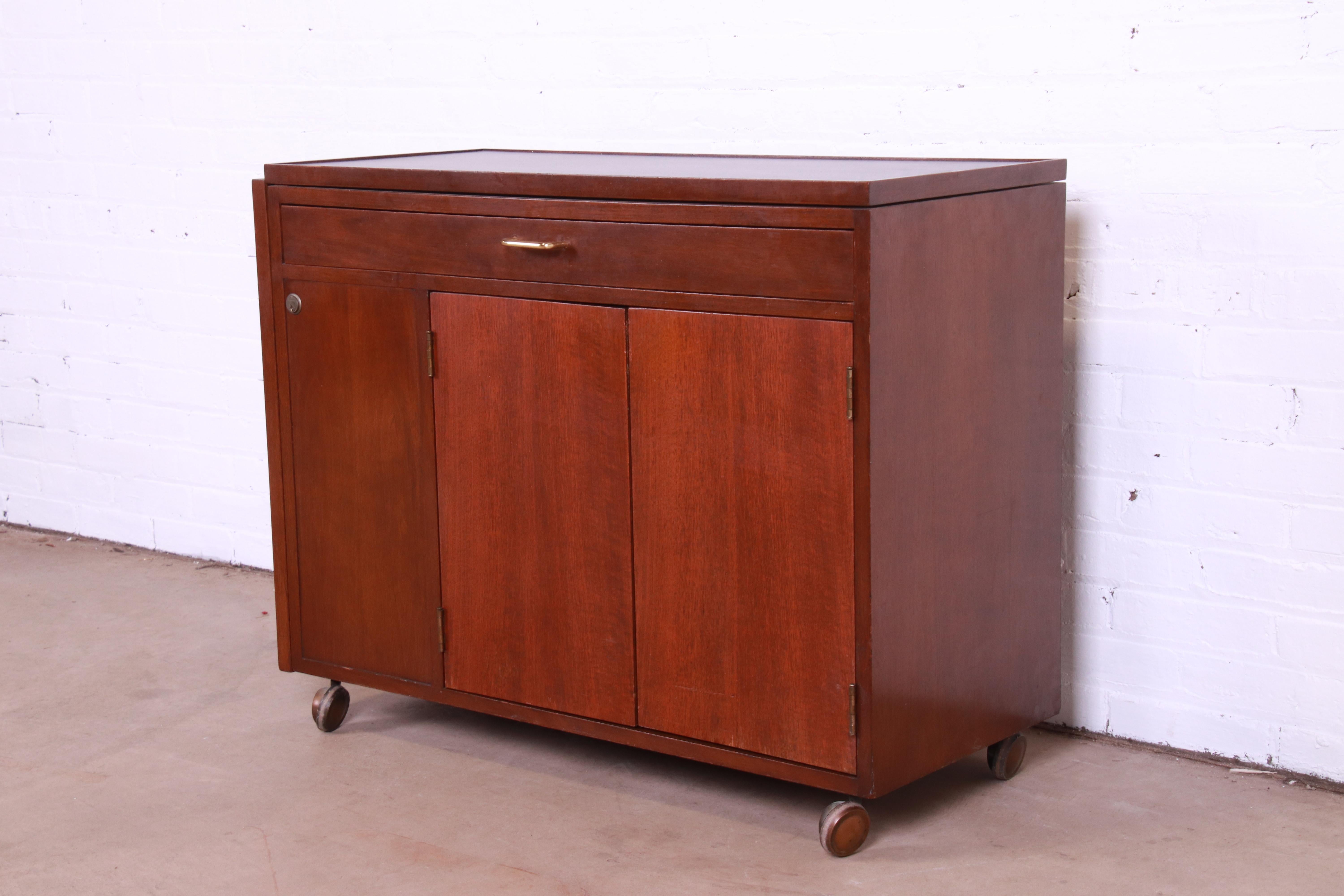 Edward Wormley for Dunbar Mid-Century Modern Walnut Bar Cart, 1950s 3