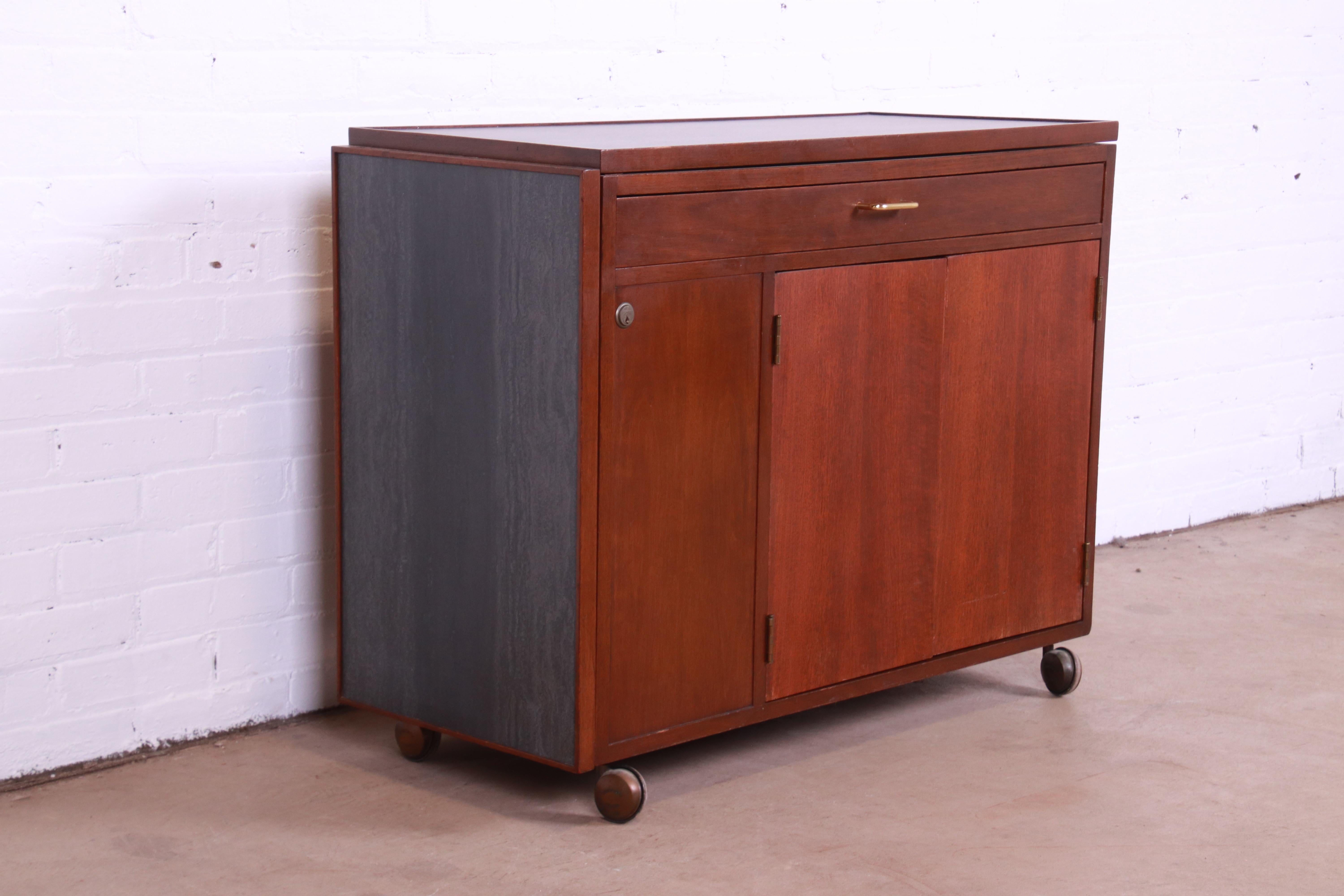 Edward Wormley for Dunbar Mid-Century Modern Walnut Bar Cart, 1950s 4