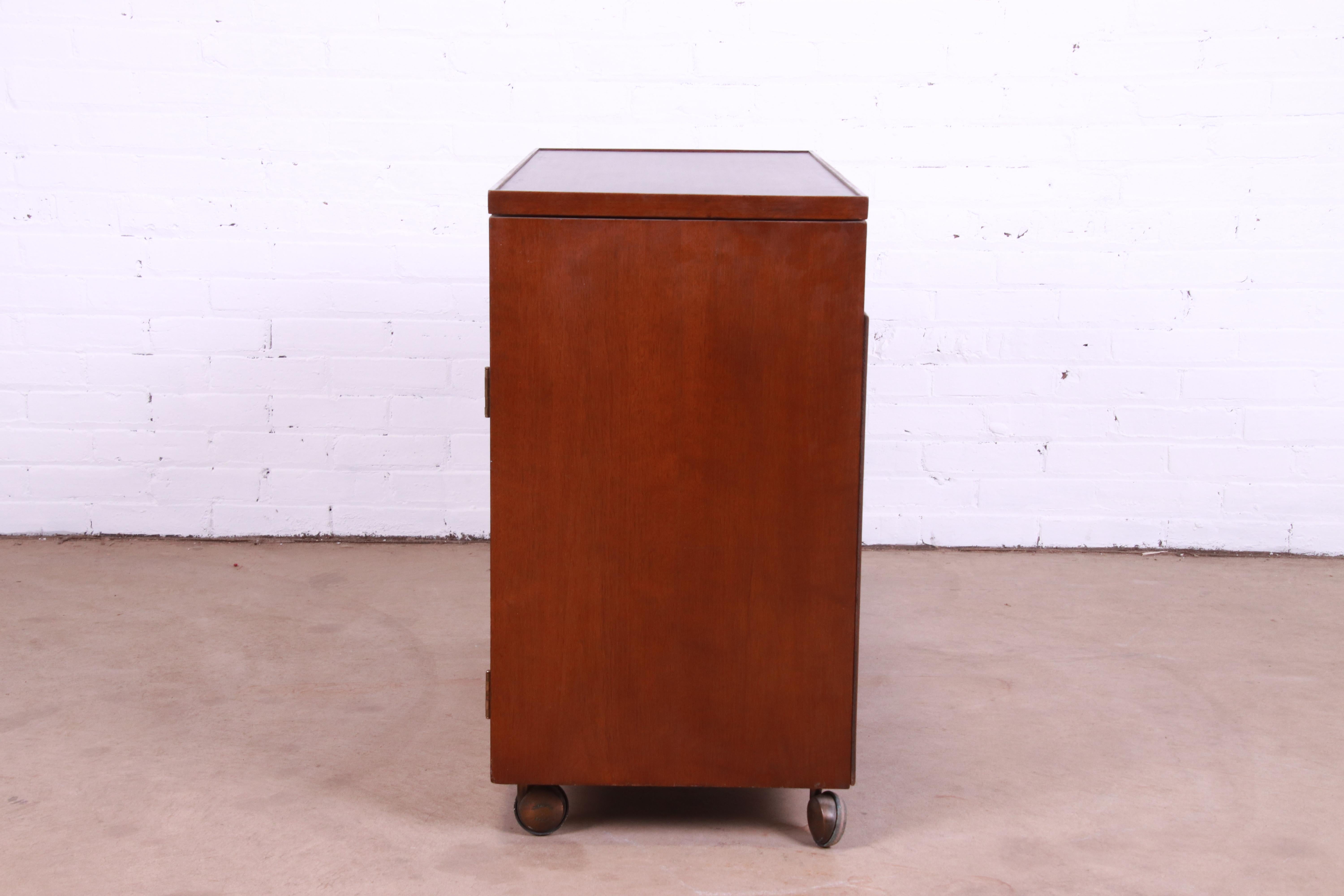 Edward Wormley for Dunbar Mid-Century Modern Walnut Bar Cart, 1950s 9