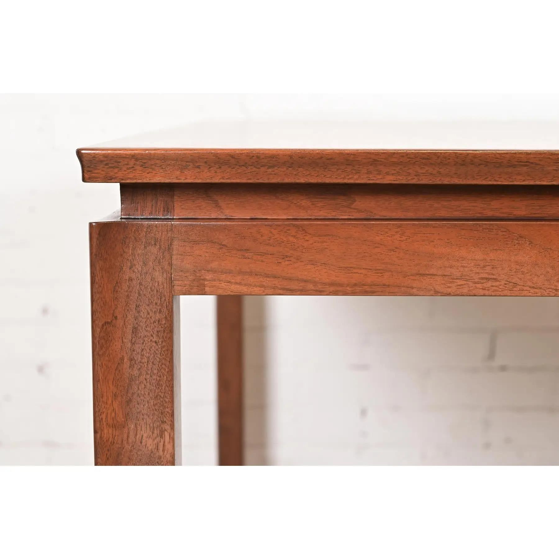 Edward Wormley for Dunbar Mid-Century Modern Walnut Dining Table, Refinished For Sale 7