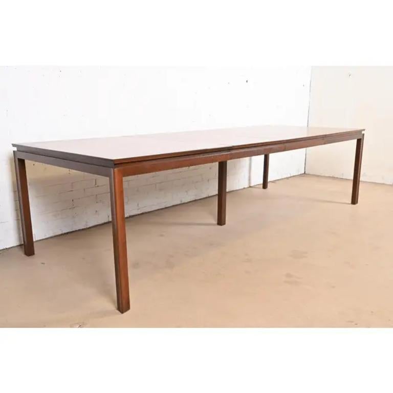 Mid-20th Century Edward Wormley for Dunbar Mid-Century Modern Walnut Dining Table, Refinished For Sale