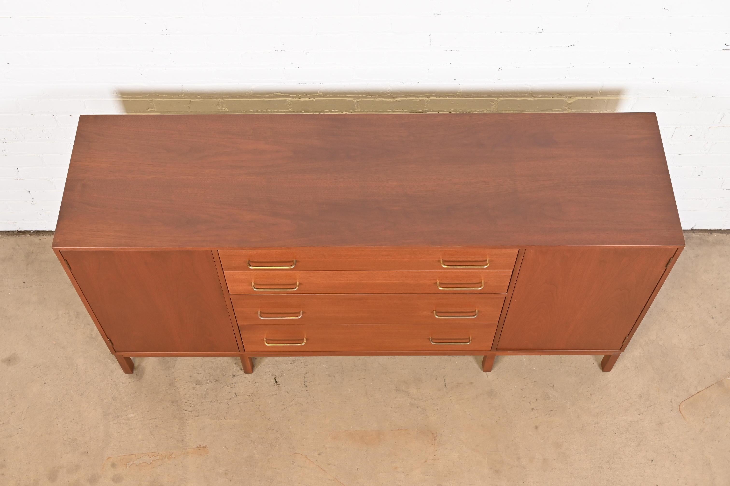 Edward Wormley for Dunbar Mid-Century Modern Walnut Sideboard Credenza For Sale 9