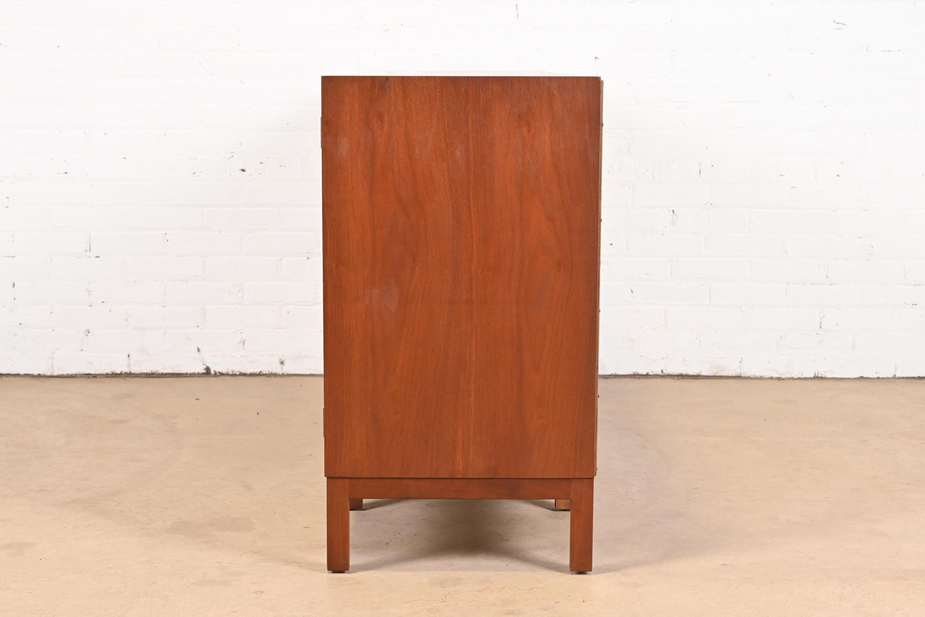 Edward Wormley for Dunbar Mid-Century Modern Walnut Sideboard Credenza For Sale 10