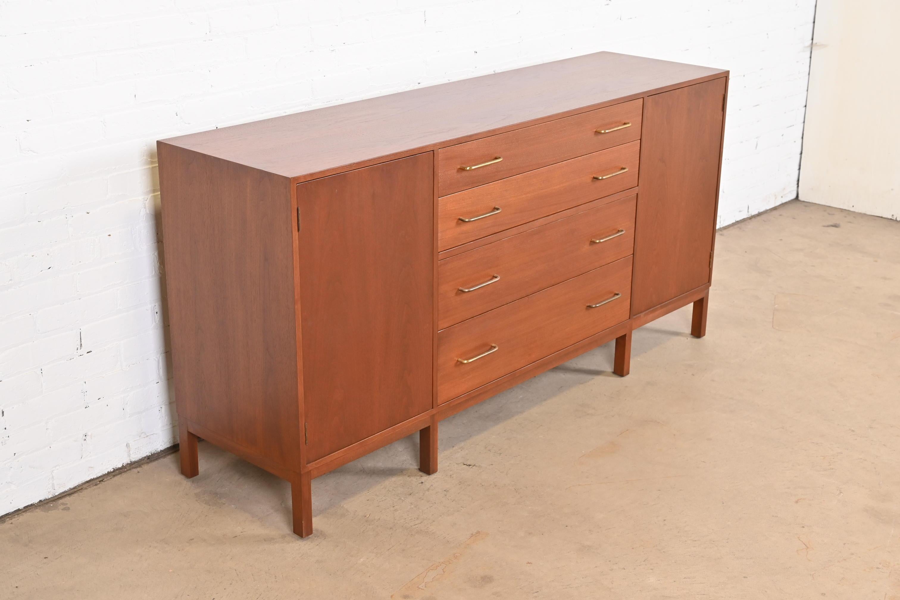 Mid-20th Century Edward Wormley for Dunbar Mid-Century Modern Walnut Sideboard Credenza For Sale