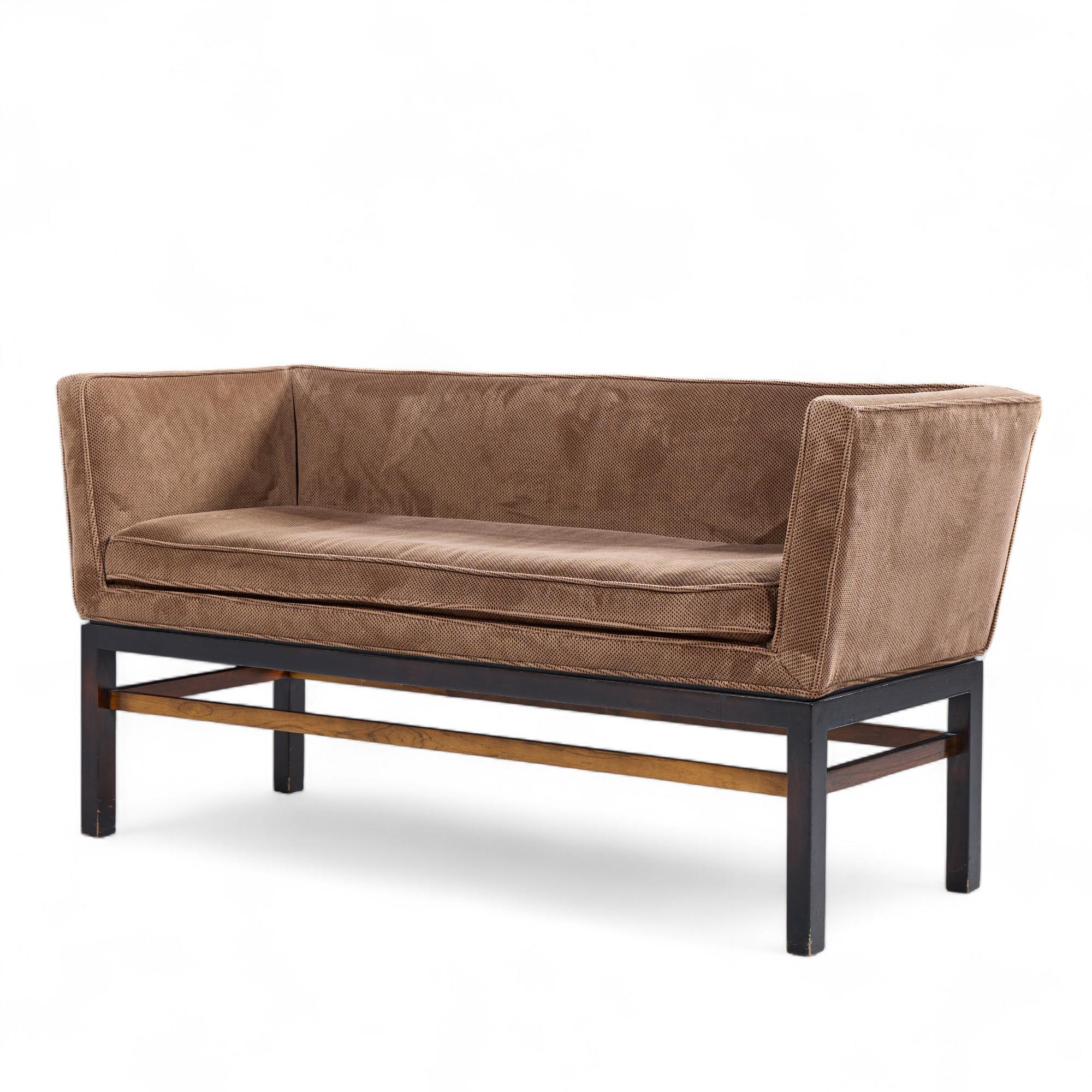 Mid-Century moderno Edward Wormley per Dunbar Panchina in legno di palissandro e mogano della metà del secolo scorso in vendita