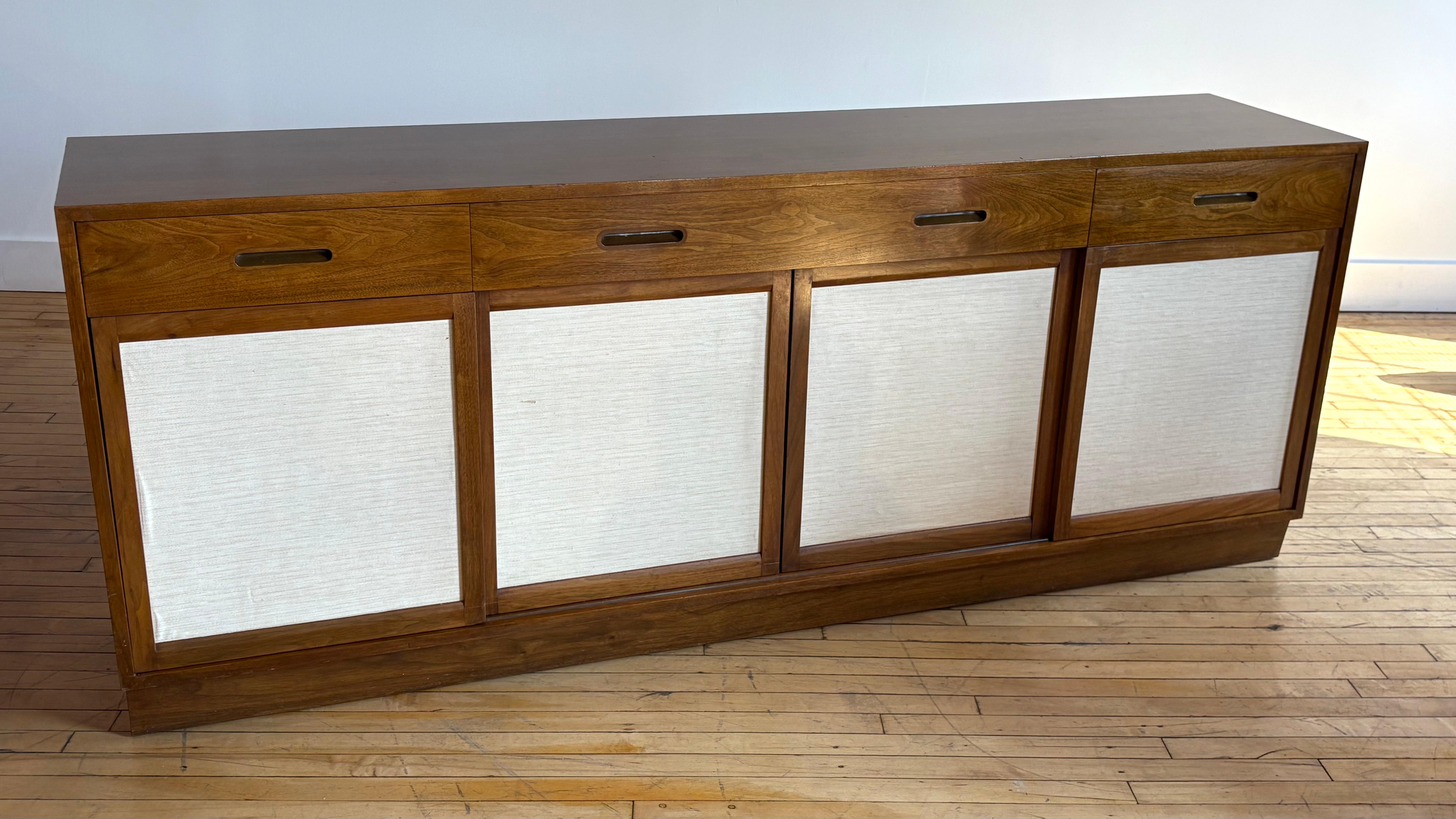 Americano Credenza di metà secolo di Edward Wormley per Dunbar in vendita