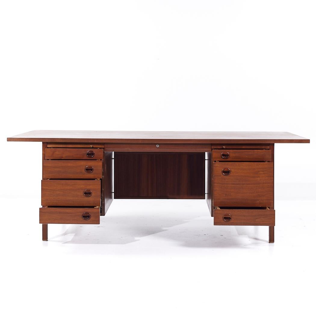 Edward Wormley for Dunbar Mid Century Walnut and Rosewood Executive Desk For Sale 5