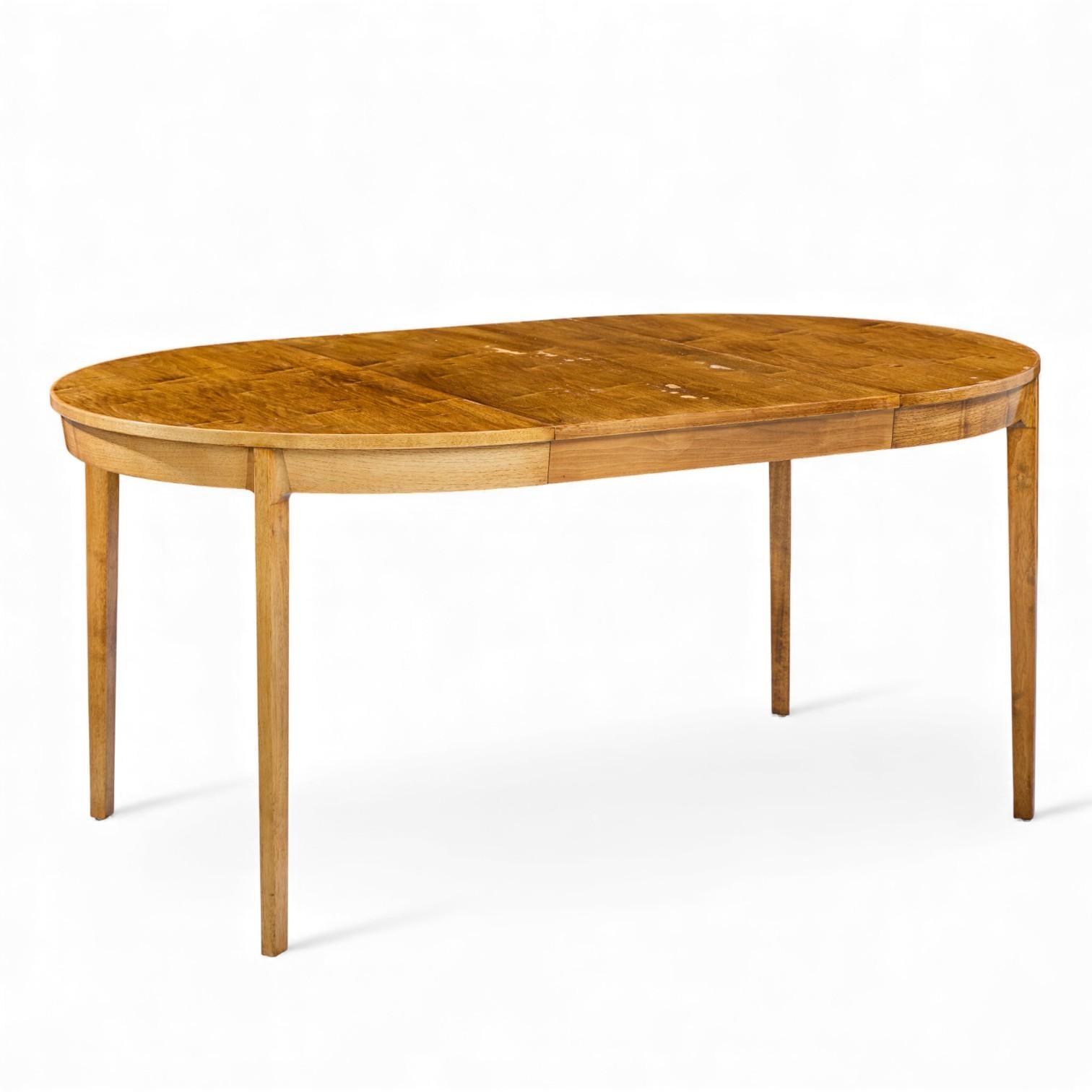 Edward Wormley for Dunbar Mid Century Table de salle à manger à rallonge en noyer - 4 abattants en vente 1