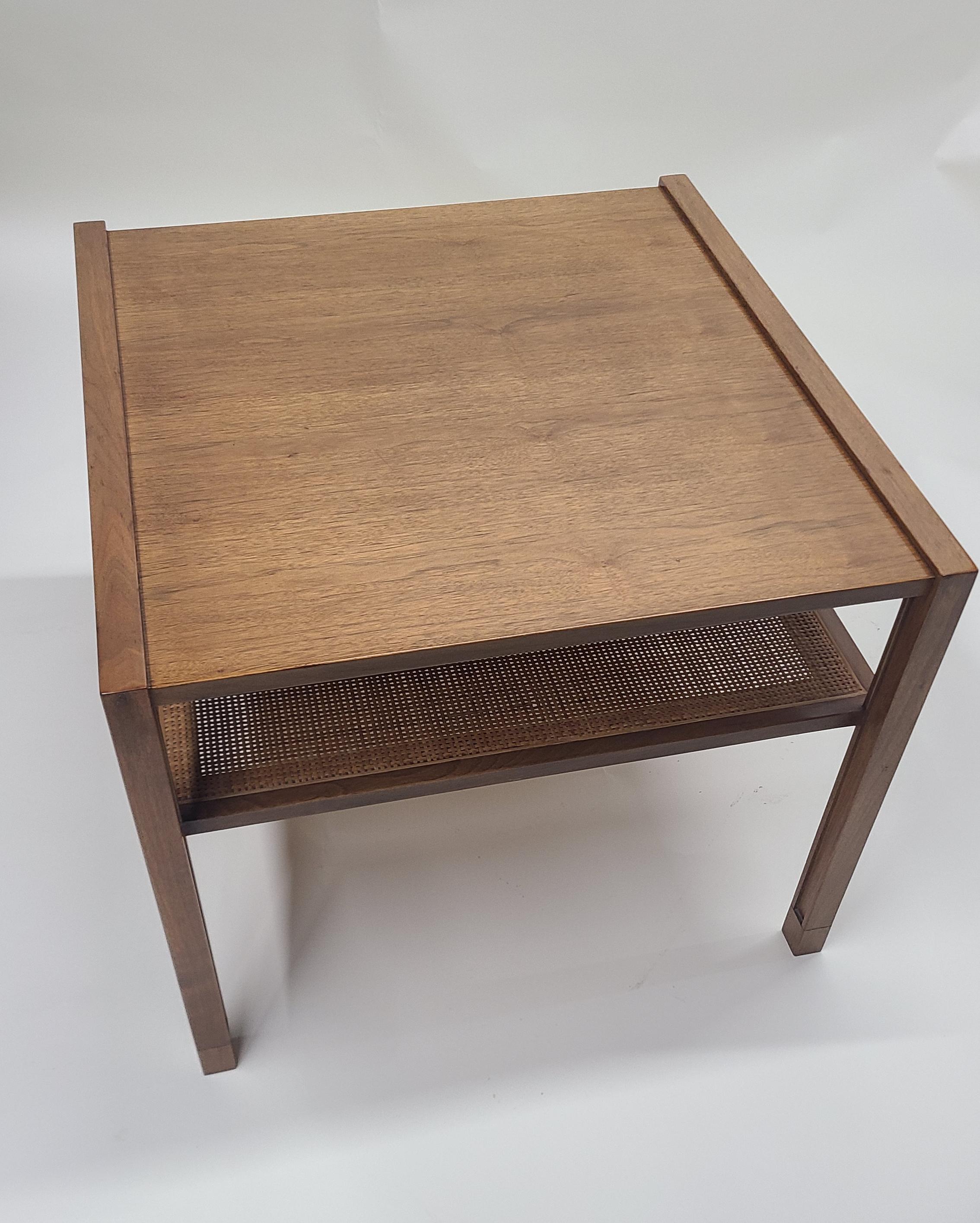 Edward Wormley for Dunbar Mid Century Walnut Side End Table In Fair Condition For Sale In Clifton Springs, NY