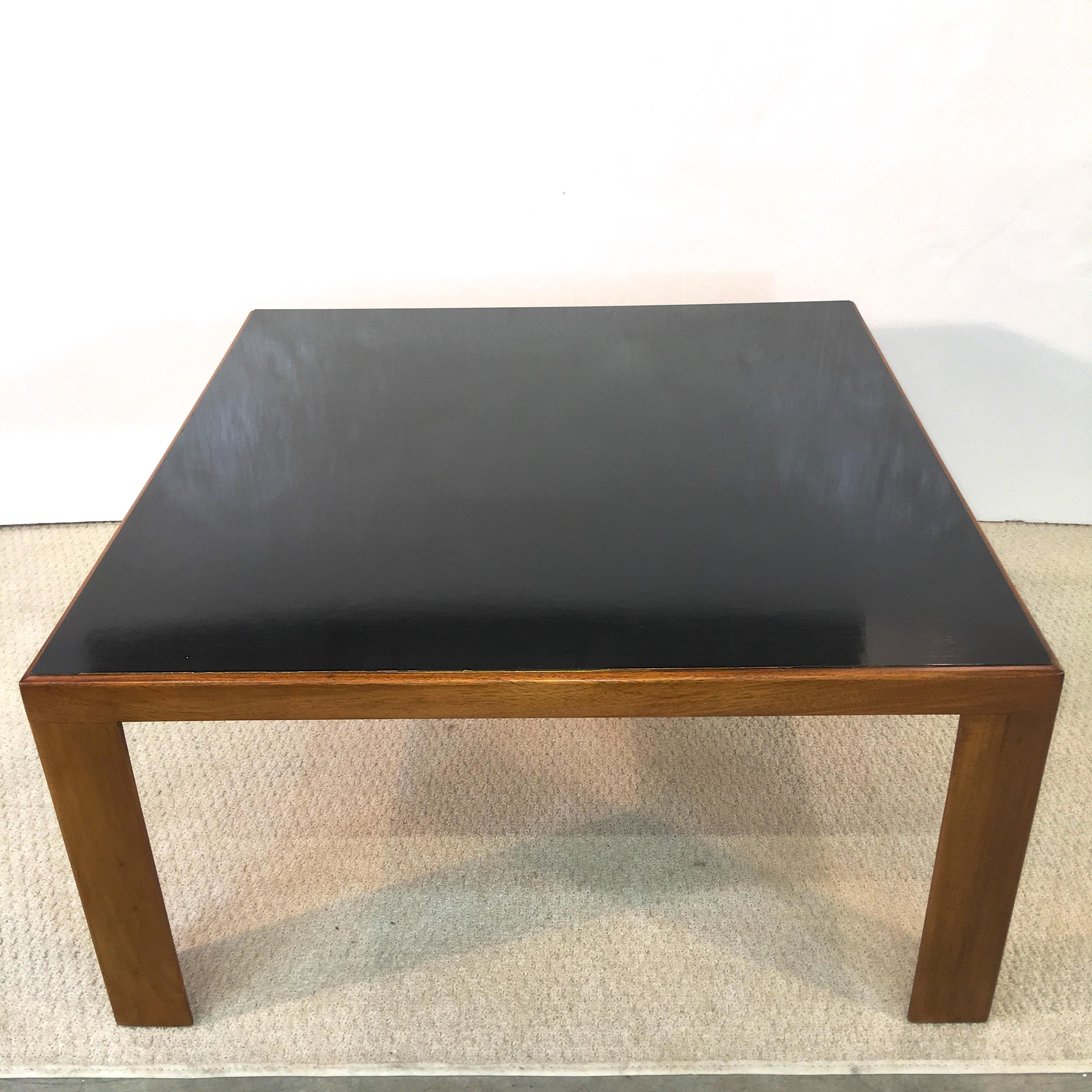 Edward Wormley for Dunbar Model 3374 Square Cocktail Table In Good Condition For Sale In Hanover, MA