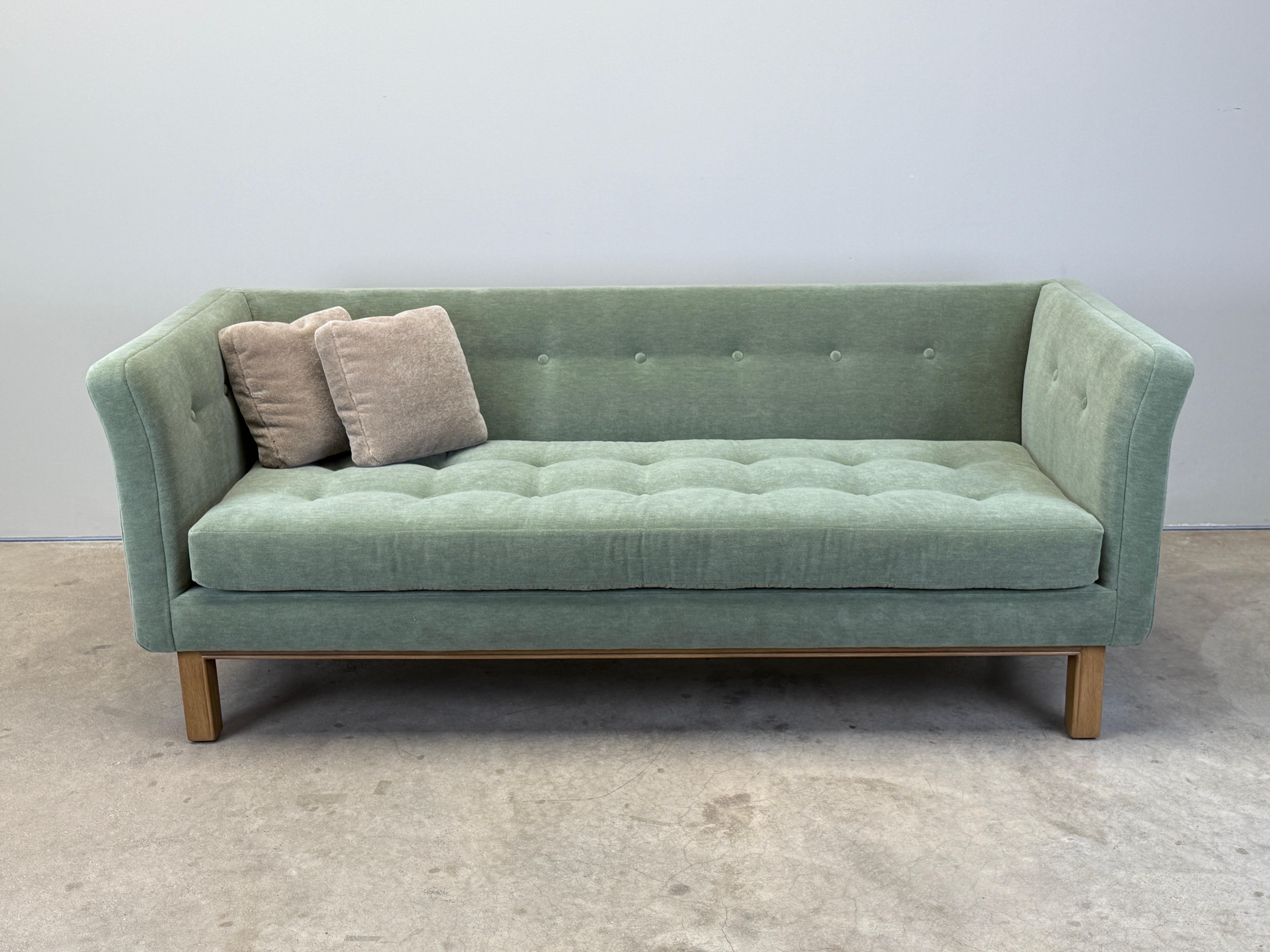 Edward Wormley for Dunbar model 4623 Sofa en vente 7