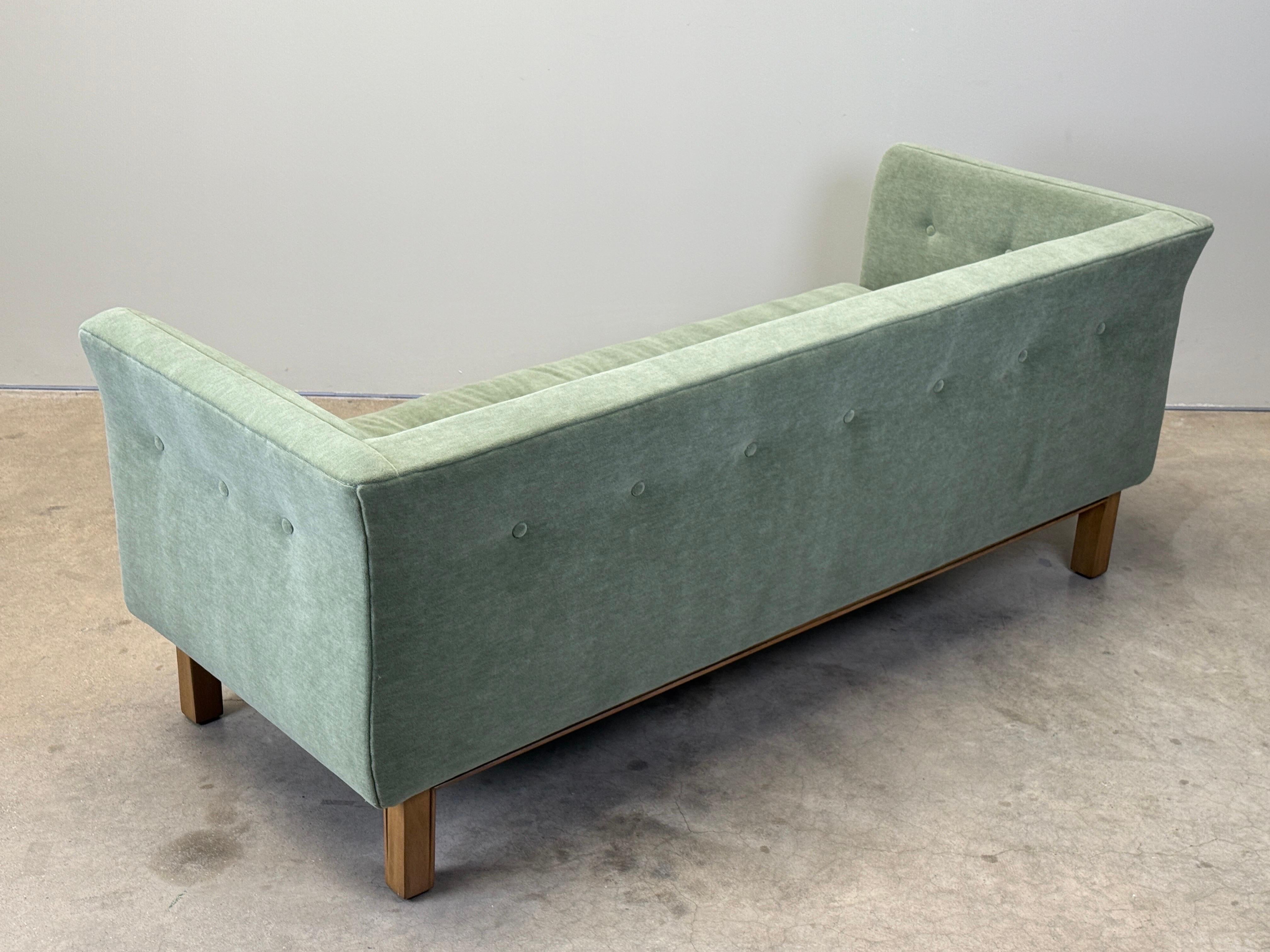 Edward Wormley for Dunbar model 4623 Sofa en vente 14