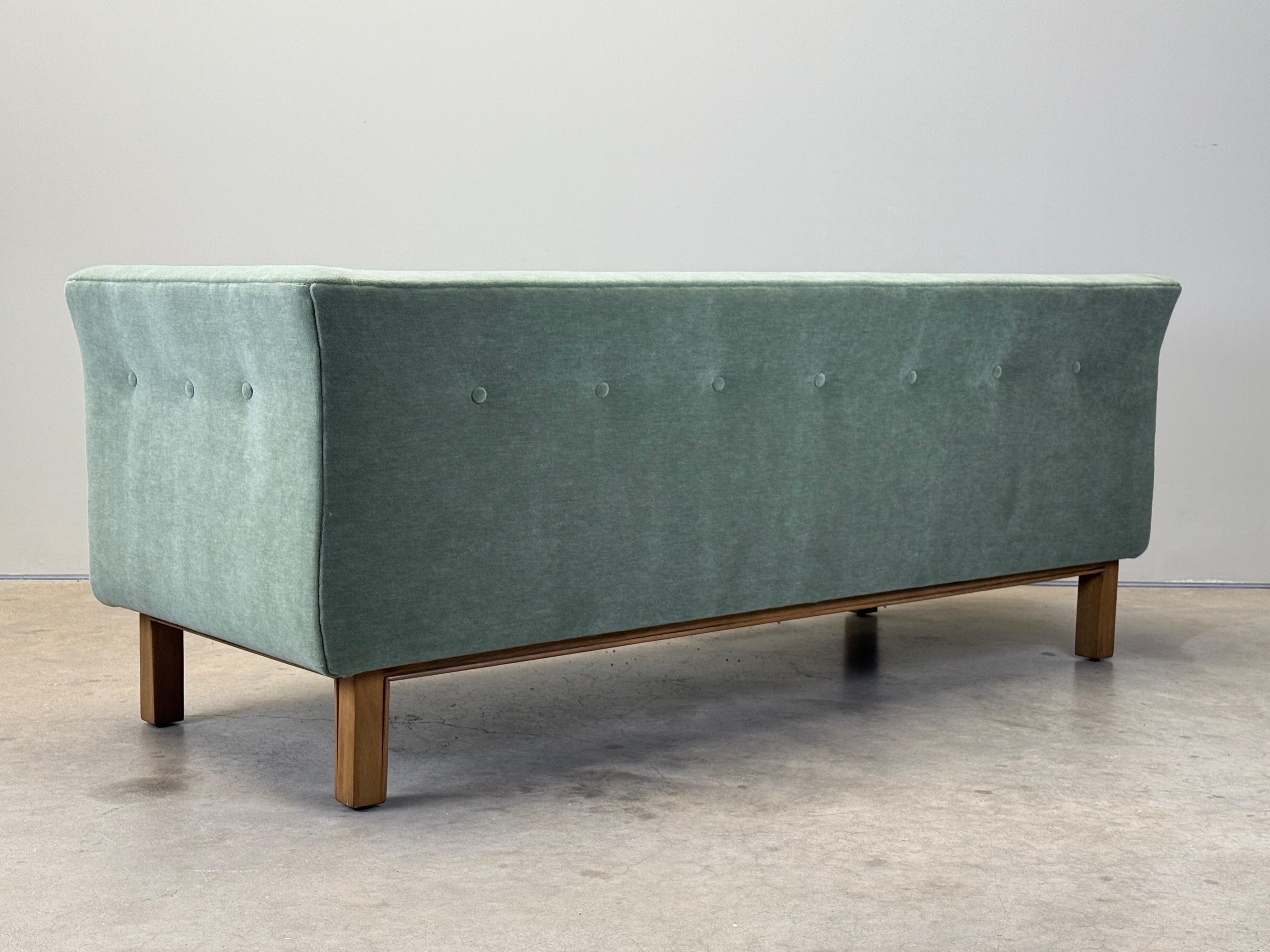 Edward Wormley for Dunbar model 4623 Sofa Bon état - En vente à Dallas, TX