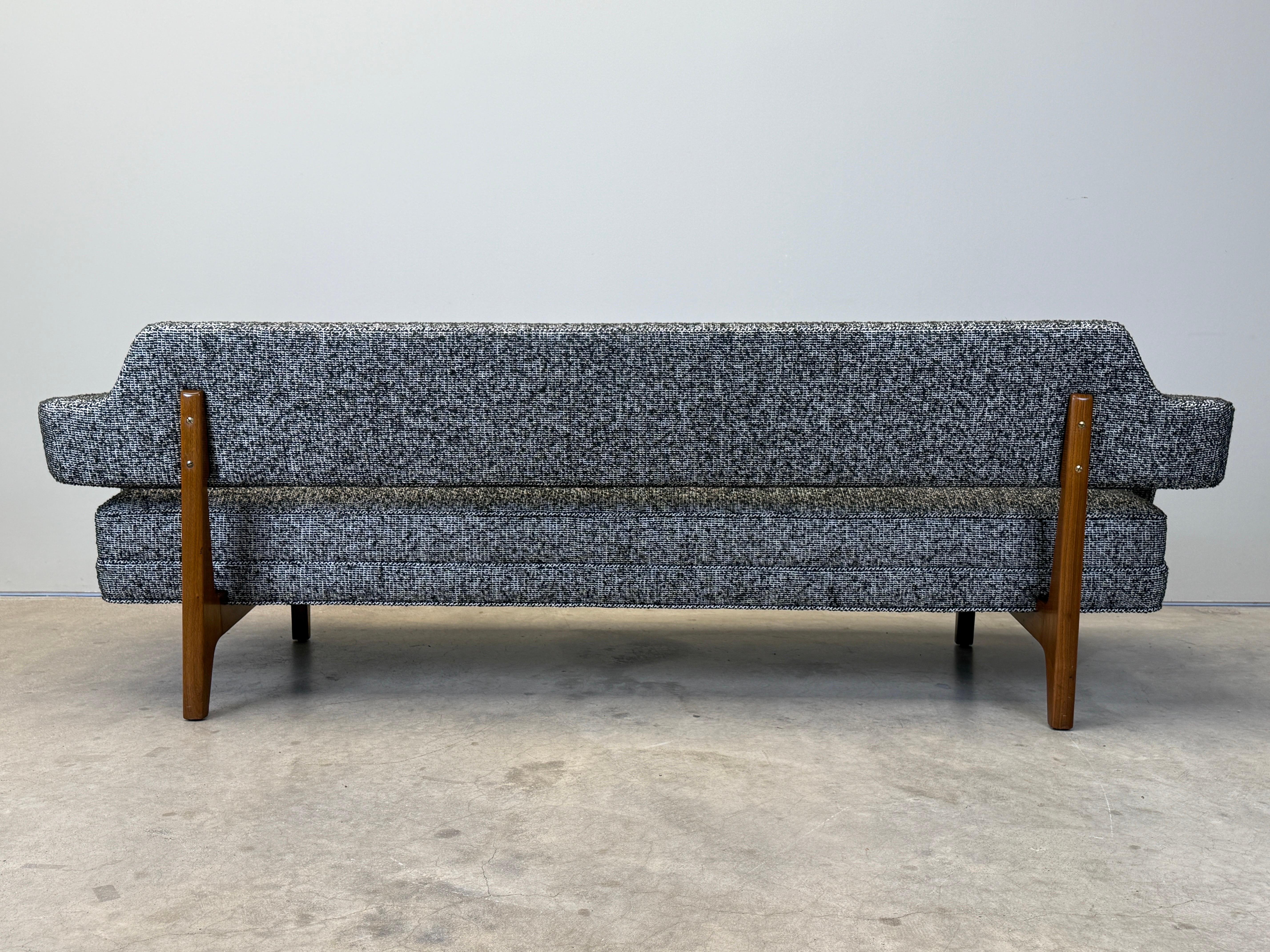 Edward Wormley for Dunbar Model 486 Bracket Back Sofa For Sale 15