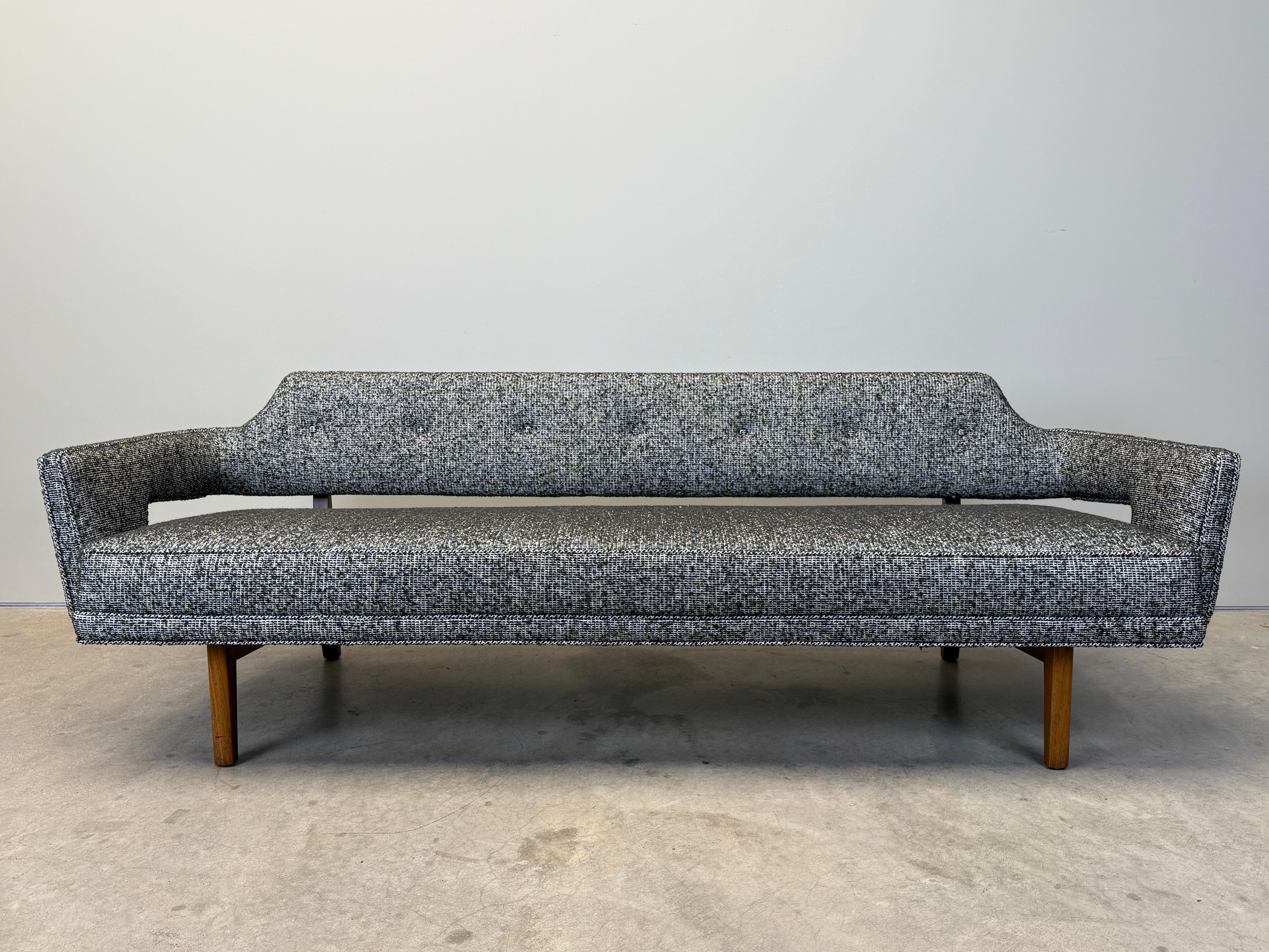 Edward Wormley for Dunbar Model 486 Bracket Back Sofa In Good Condition For Sale In Dallas, TX