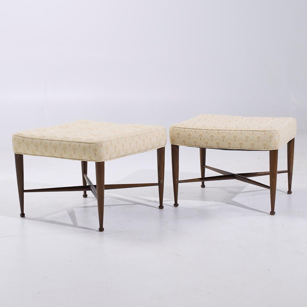 Edward Wormley per Dunbar Modello 5002 Sgabelli in mogano Thebes di metà secolo - Coppia

Ogni sgabello misura: 23 larghezza x 23 profondità x 17 altezza

Tutti i mobili possono essere acquistati in quello che noi chiamiamo stato vintage restaurato.