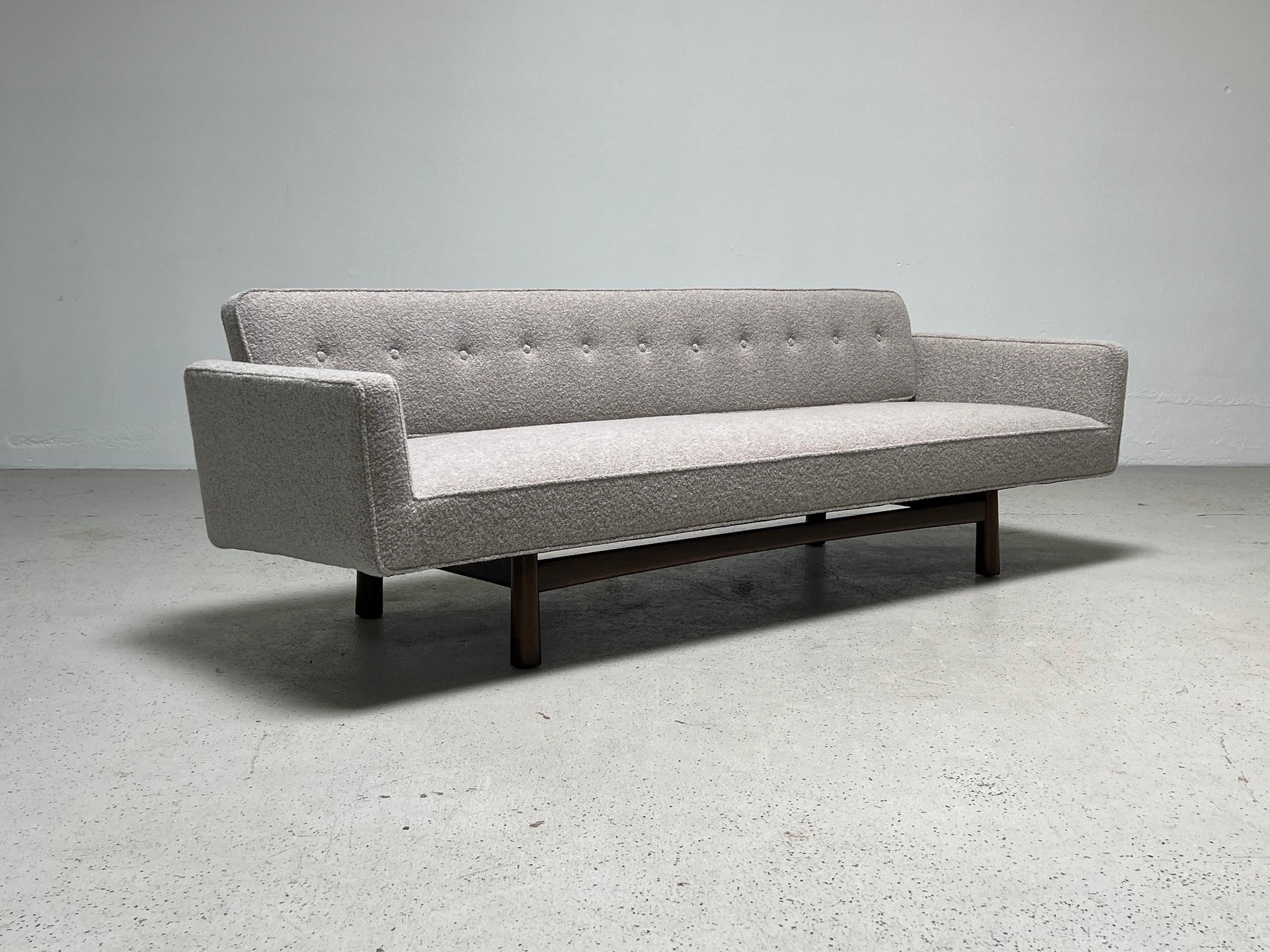 Edward Wormley for Dunbar model 5316 Sofa For Sale 2