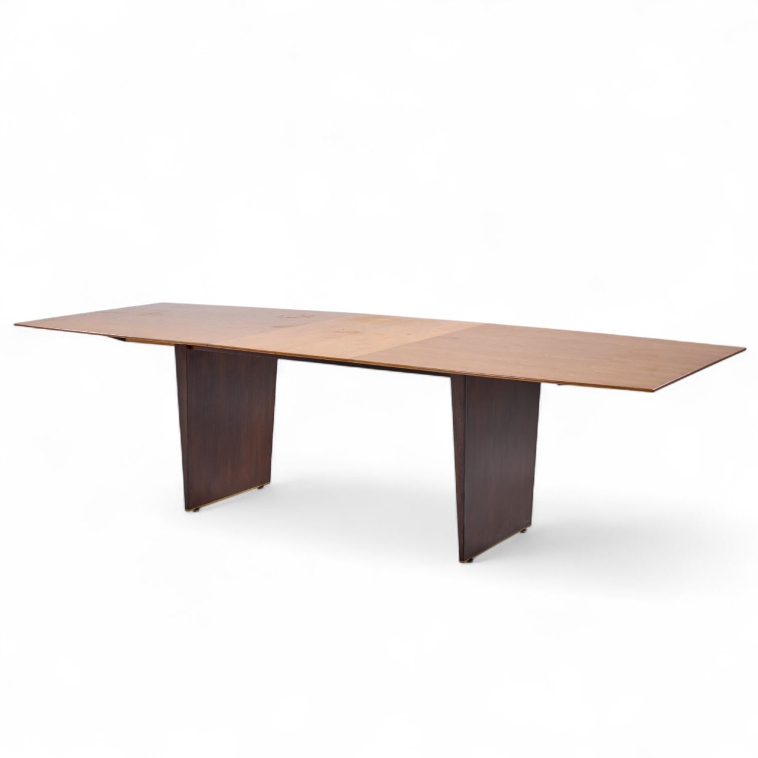 Edward Wormley per Dunbar Modello 5460 MCM TAWI Tavolo da pranzo in legno con 3 foglie in vendita 4