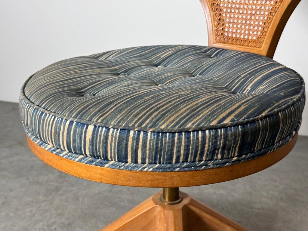 Chaise pivotante Edward Wormley pour Dunbar modèle 5522 en vente 3