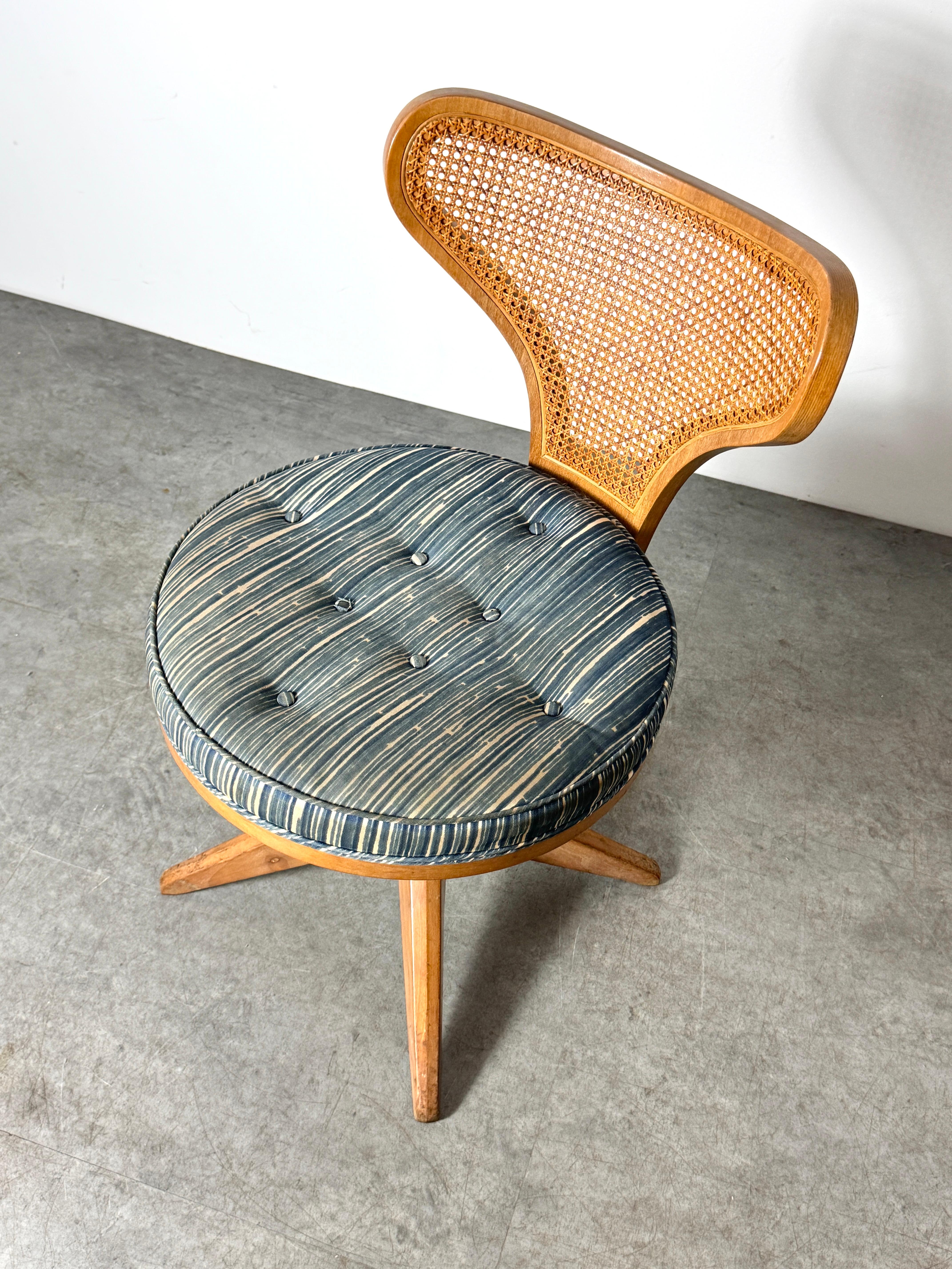 Milieu du XXe siècle Chaise pivotante Edward Wormley pour Dunbar modèle 5522 en vente
