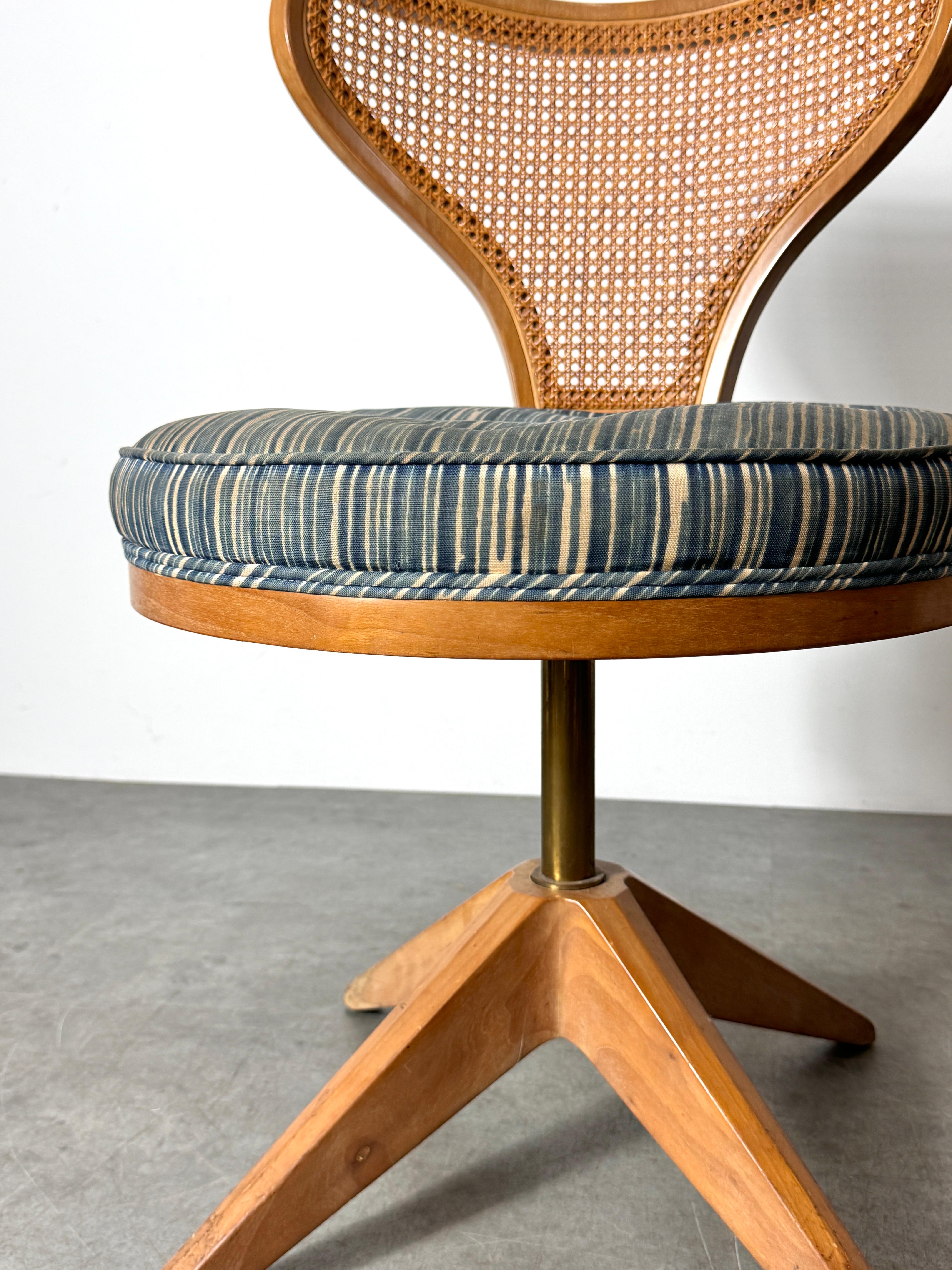 Chaise pivotante Edward Wormley pour Dunbar modèle 5522 en vente 1
