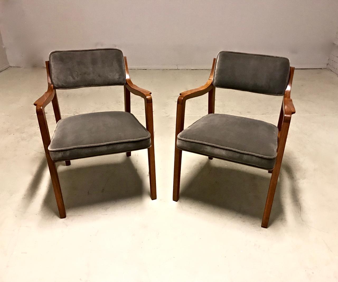 Pair Edward Wormley for Dunbar Model 830 Lounge Chairs,  4
