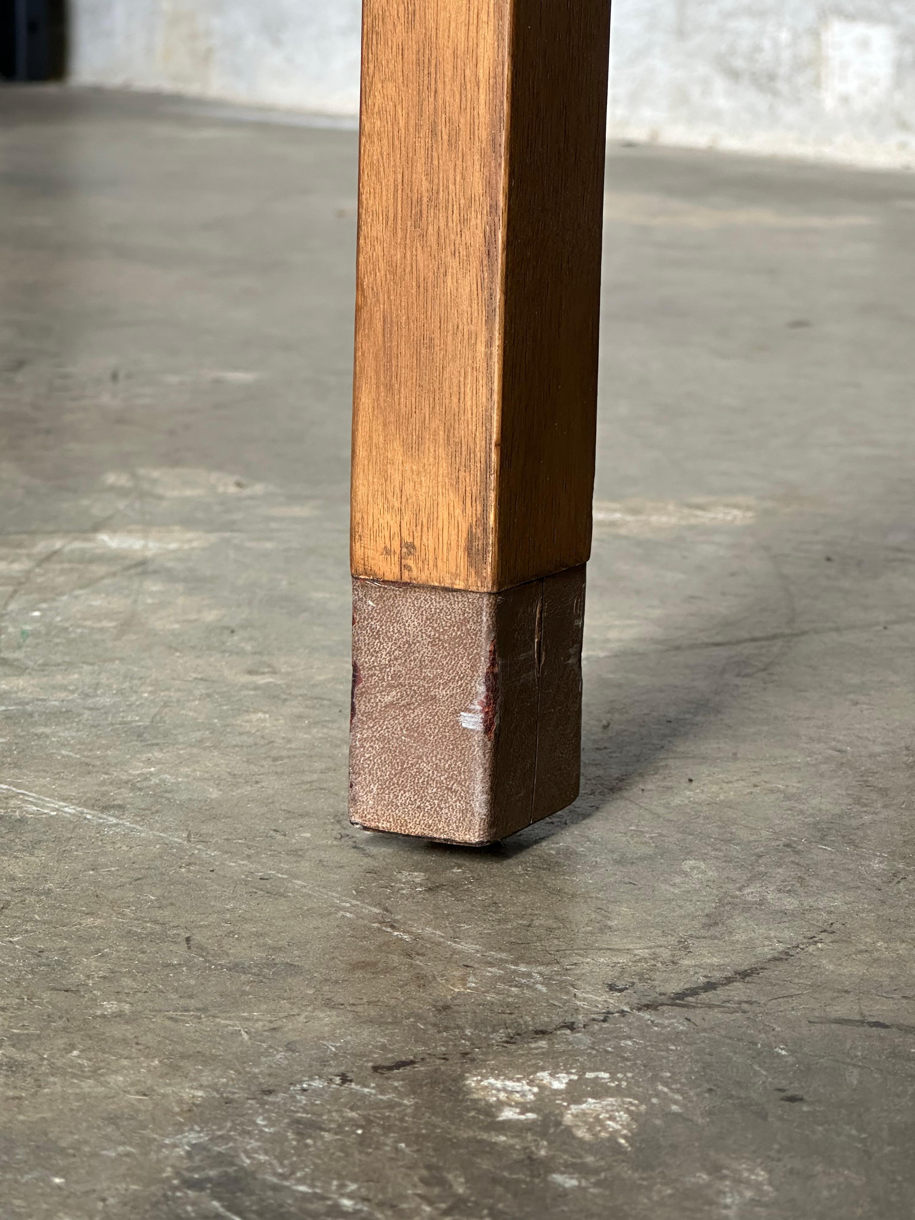 Edward Wormley for Dunbar Nightstands, Walnut and Leather en vente 6