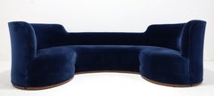 Divano "Oasis" di Edward Wormley per Dunbar in velluto blu navy