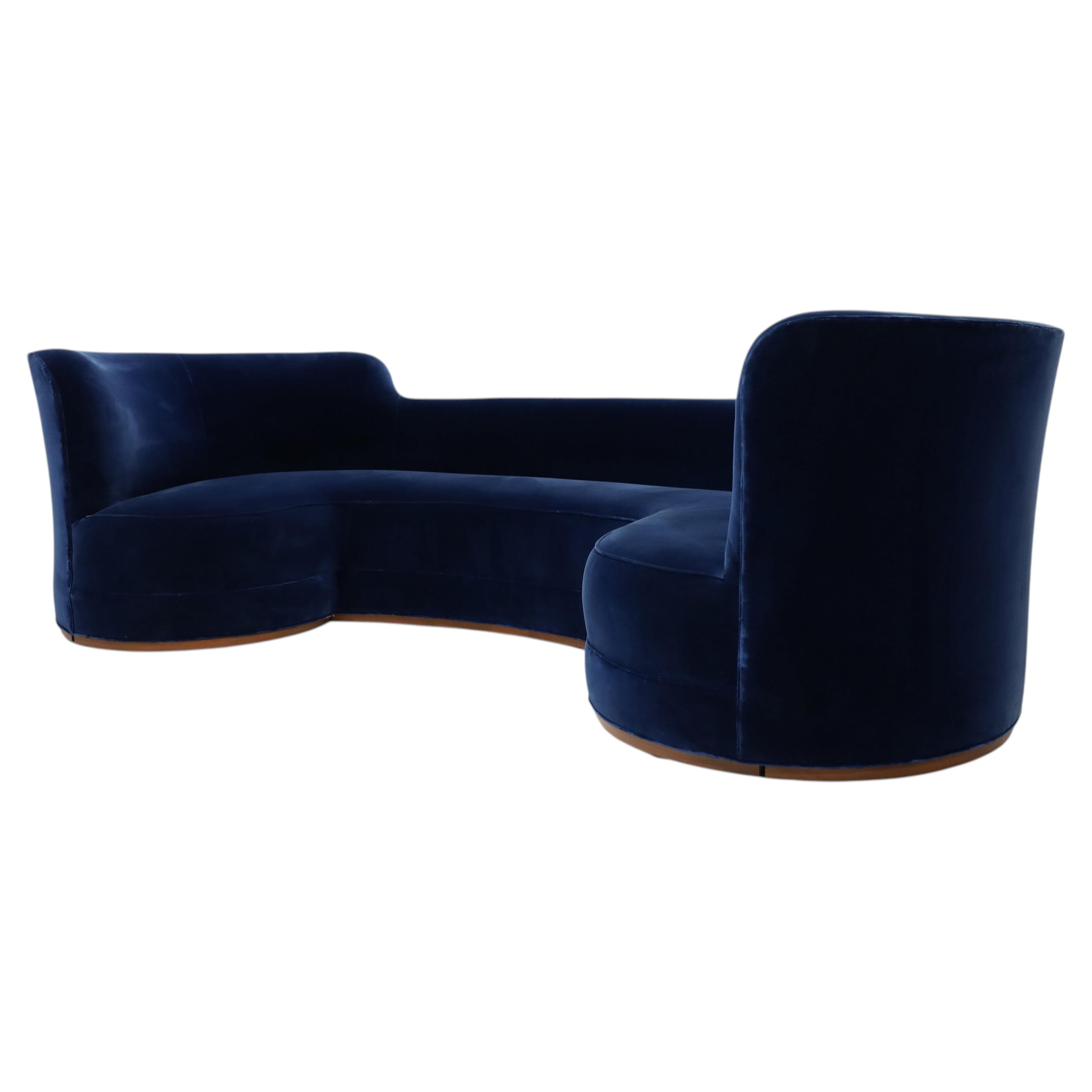 Divano "Oasis" di Edward Wormley per Dunbar in velluto blu navy in vendita