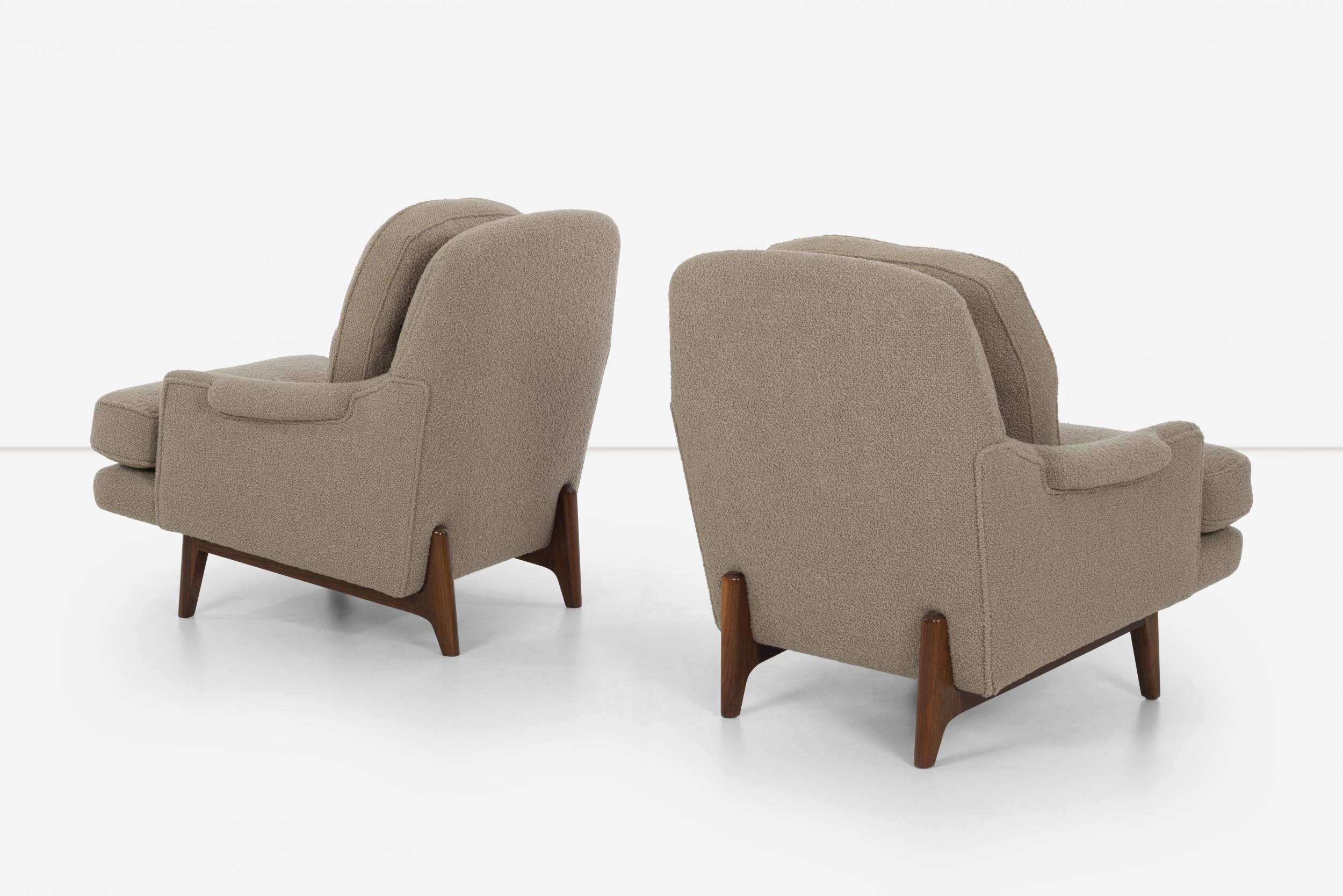 Edward Wormley for Dunbar Pair of Lounges Chairs in Knoll Boucle In Good Condition For Sale In Chicago, IL