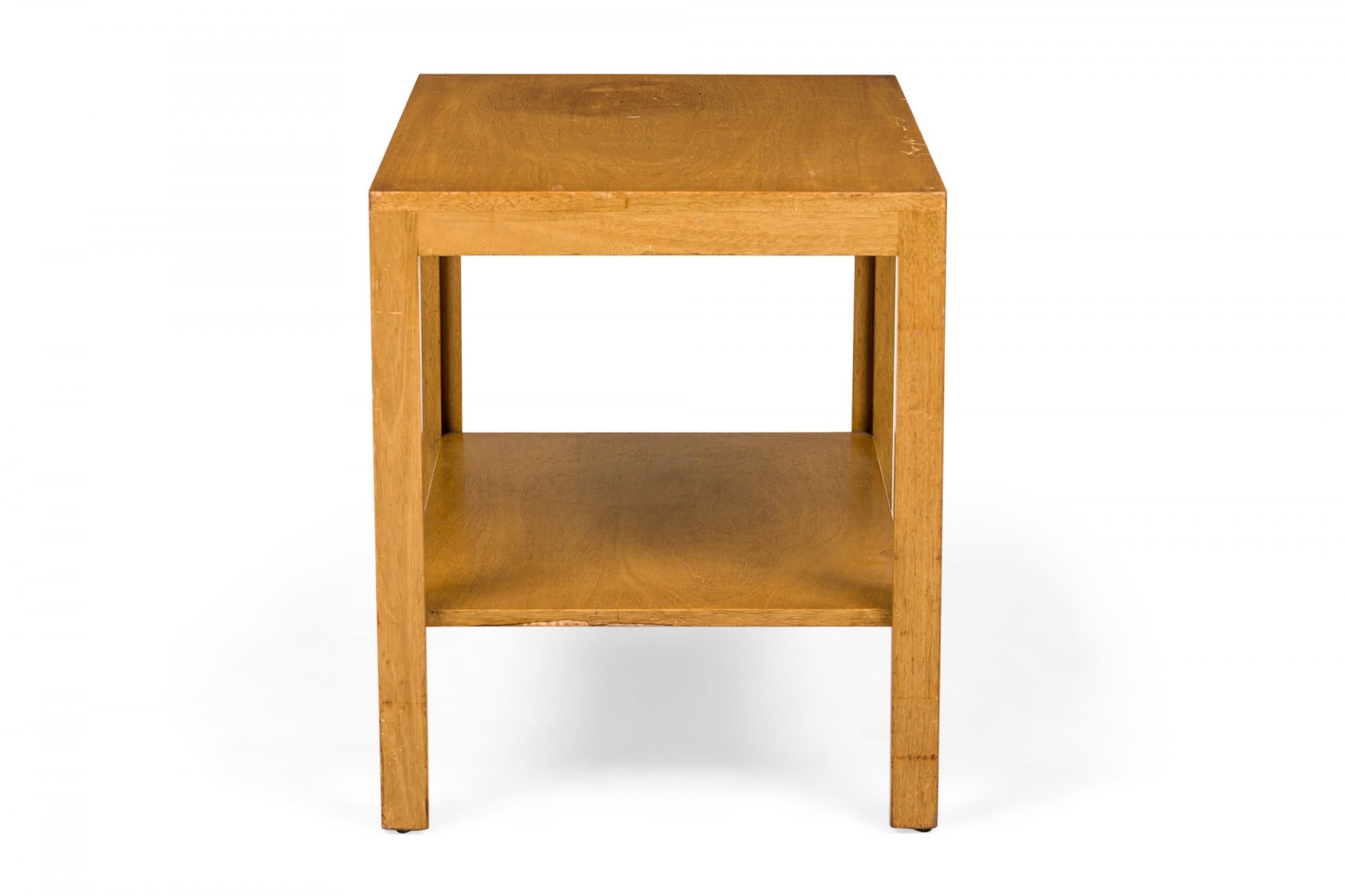 Mid-Century Modern Edward Wormley For Dunbar Parsons Style Wooden Stretcher Shelf End / Side Table For Sale