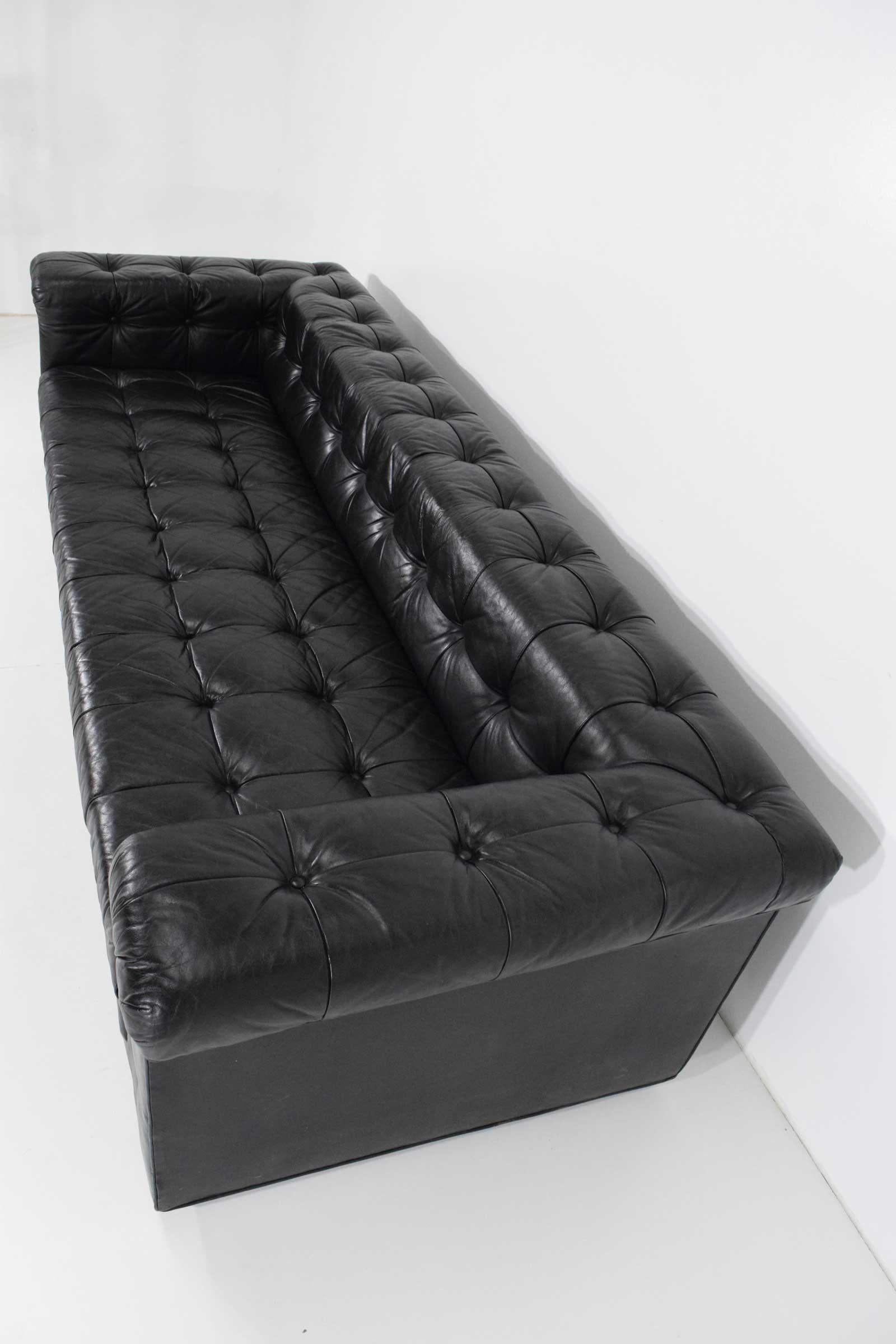 Edward Wormley for Dunbar Party Sofa Model 5407 in Black Leather In Good Condition In Dallas, TX