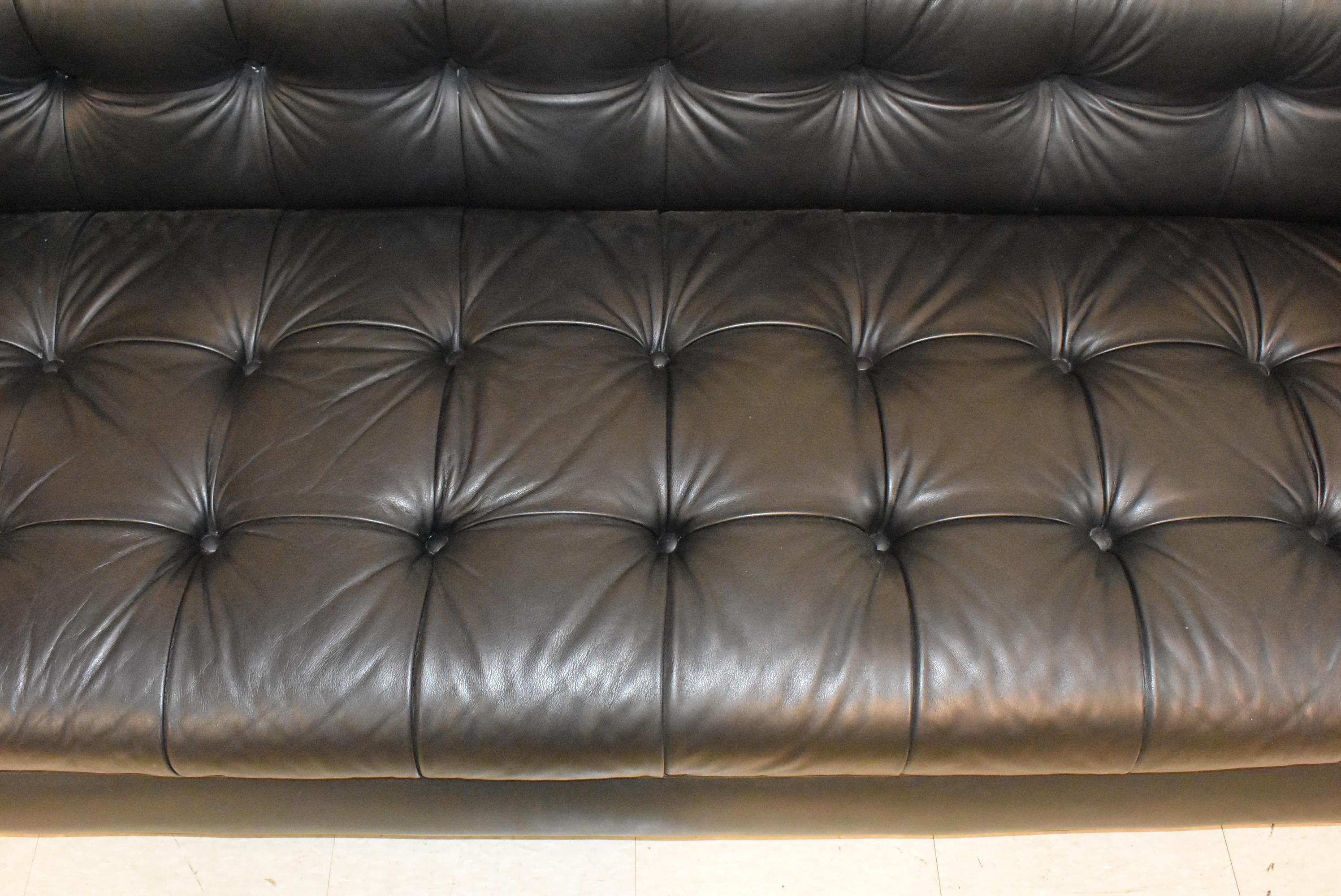 Pelle Edward Wormley per Dunbar Divano Party Modello 5407 in pelle nera in vendita