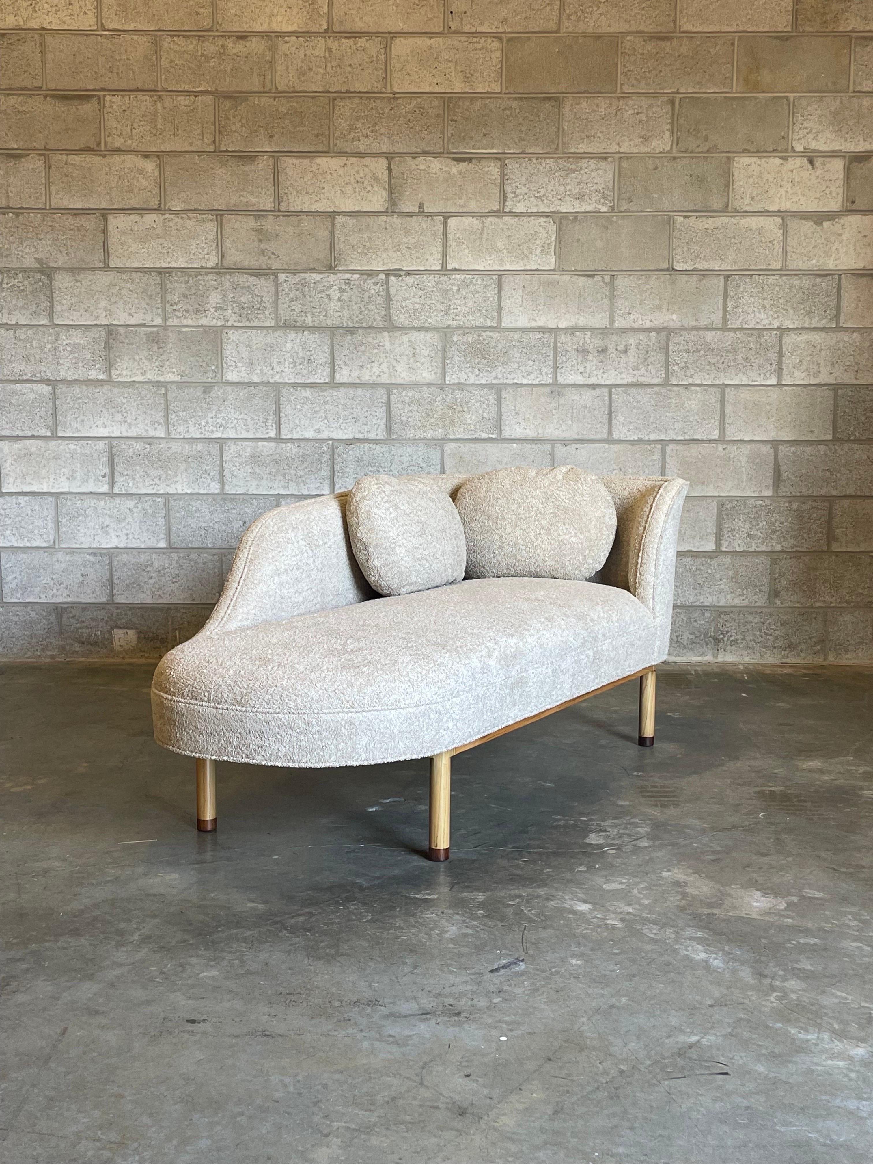 Edward Wormley for Dunbar Rare Chaise Lounge in Bouclé and Ash In Good Condition In St.Petersburg, FL