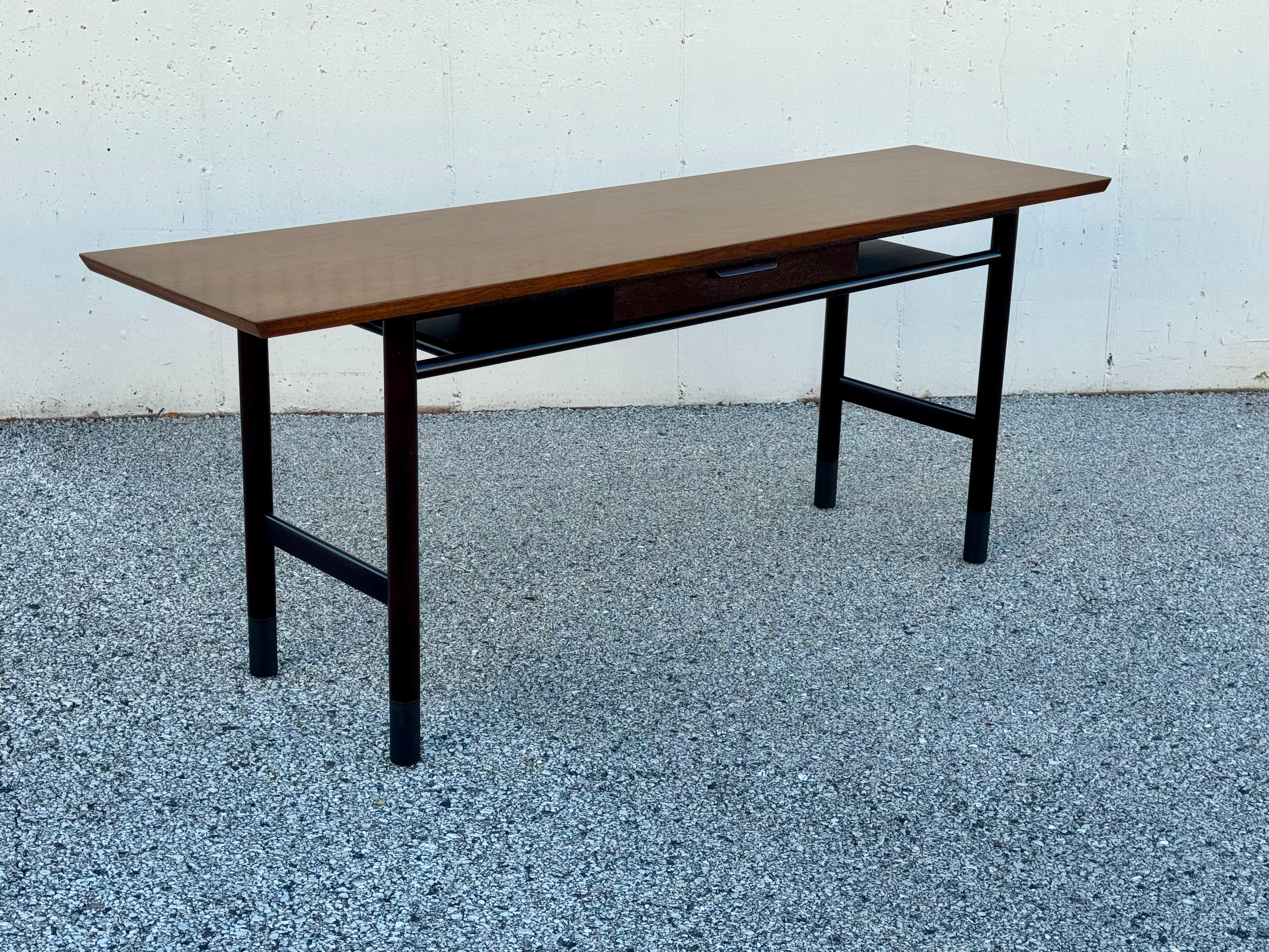 Edward Wormley for Dunbar Refinished Two-Tone Console or Sofa Table with Drawer For Sale 4