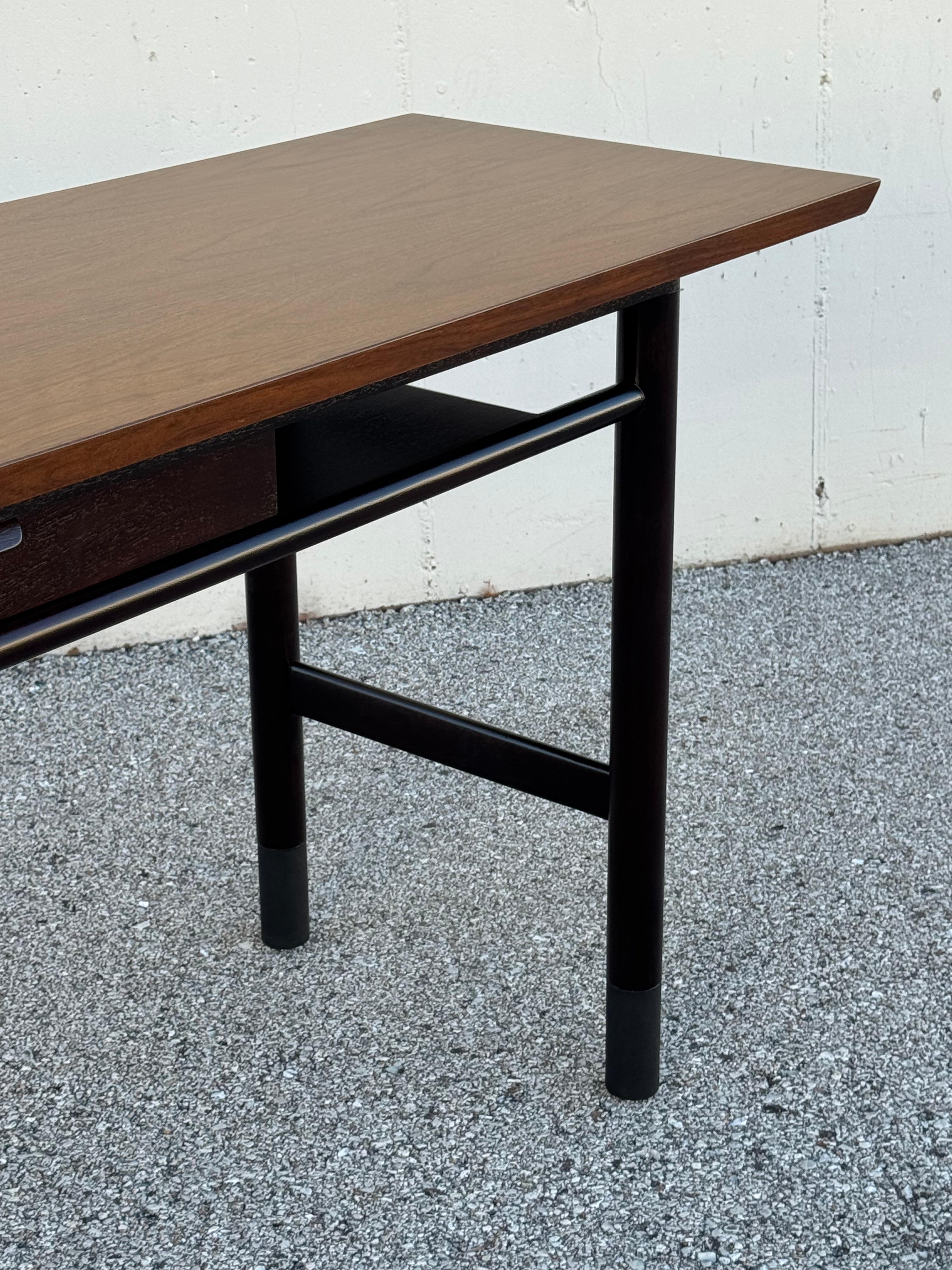 Edward Wormley for Dunbar Refinished Two-Tone Console or Sofa Table with Drawer For Sale 11