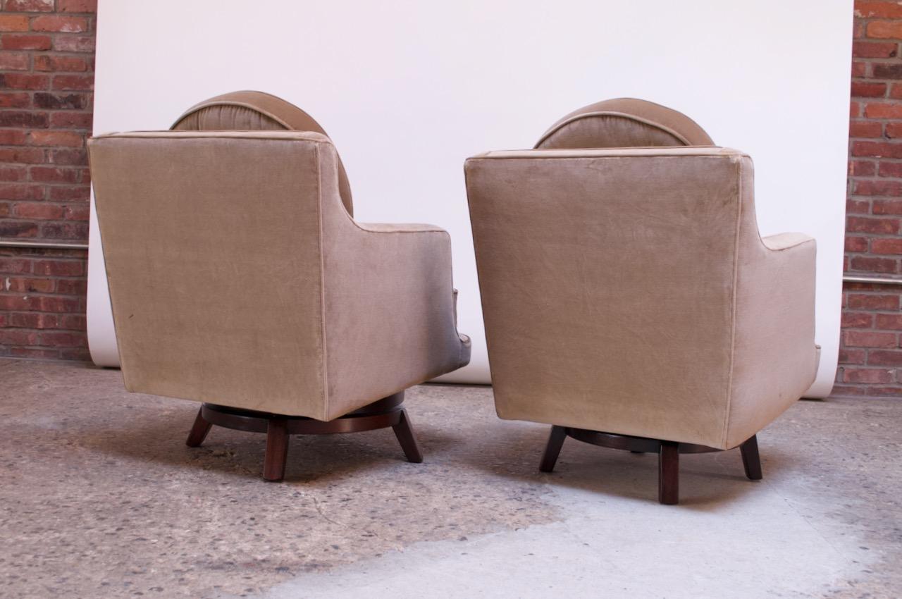 Edward Wormley for Dunbar Revolving Lounge Chairs in Mahogany with Ottoman 2