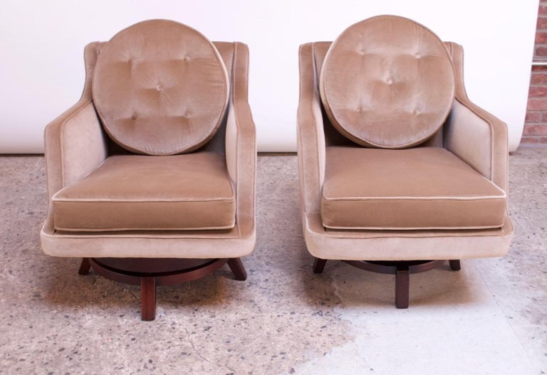 Mid-Century Modern Edward Wormley for Dunbar Revolving Lounge Chairs in Mahogany with Ottoman For Sale