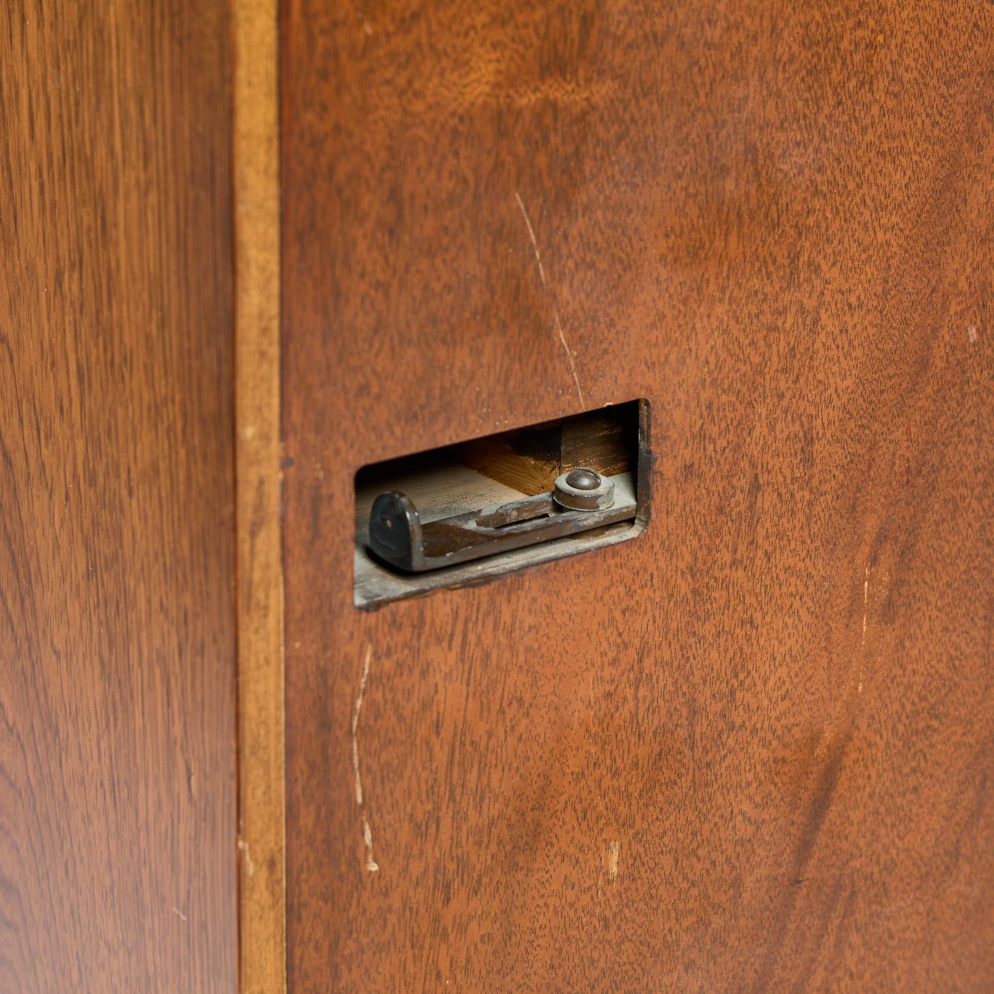 Edward Wormley per Dunbar Cassettone in legno di palissandro e ottone in vendita 2