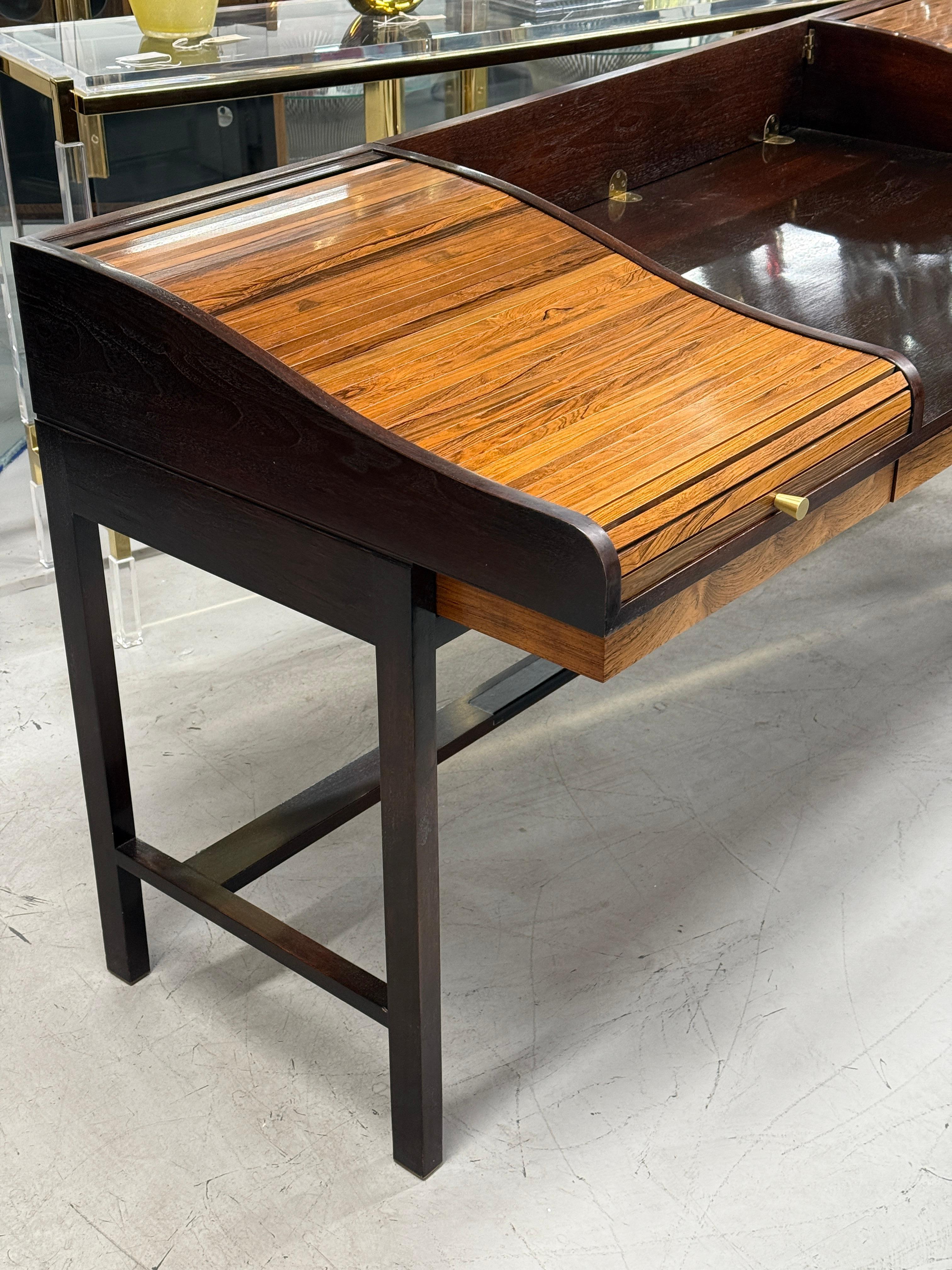 Mid-Century moderno Edward Wormley per Dunbar, Rosewood e  Scrivania Rolltop in mogano in vendita