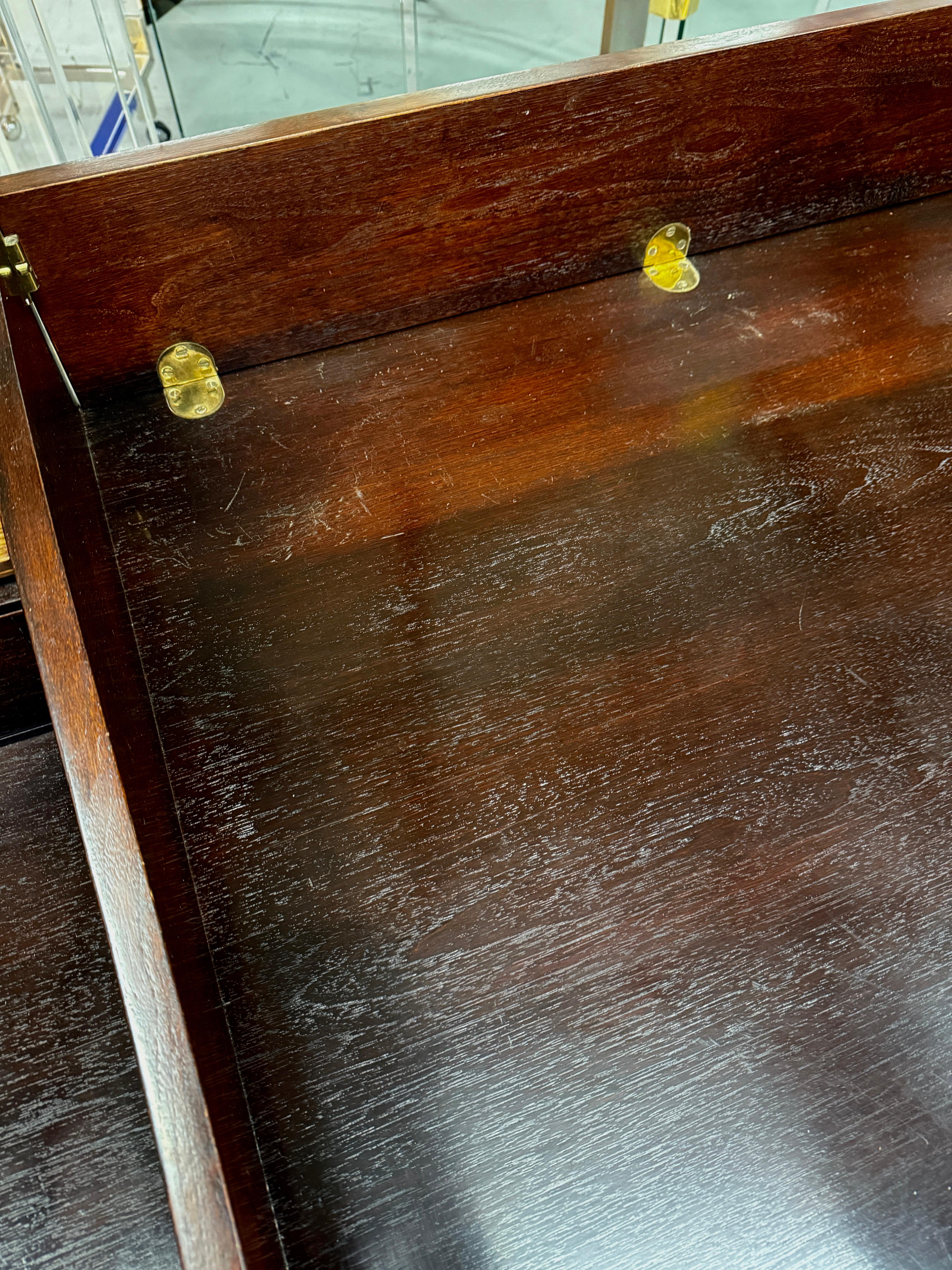 Ottone Edward Wormley per Dunbar, Rosewood e  Scrivania Rolltop in mogano in vendita