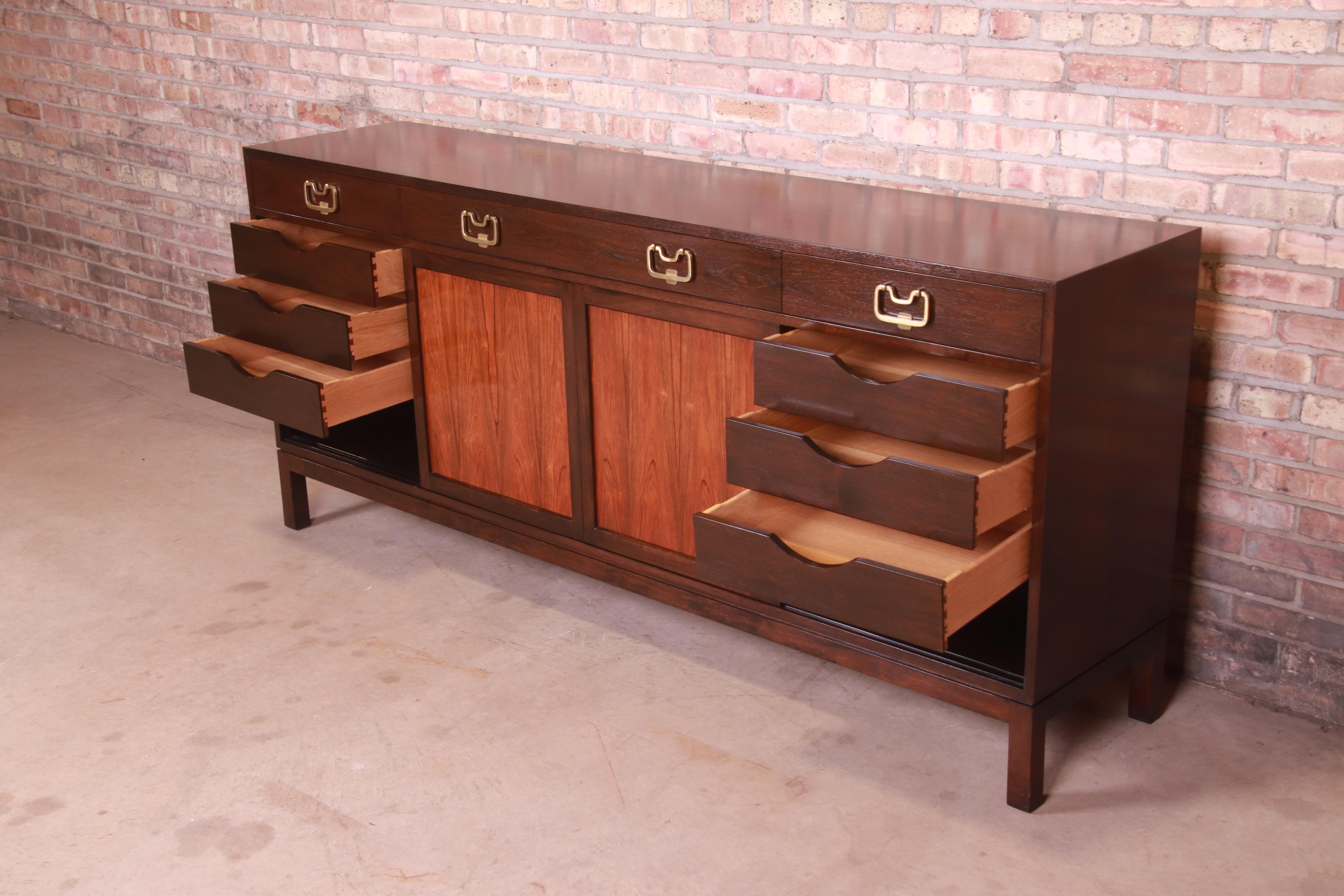 Edward Wormley for Dunbar Rosewood and Walnut Sideboard Credenza, 1950s 1